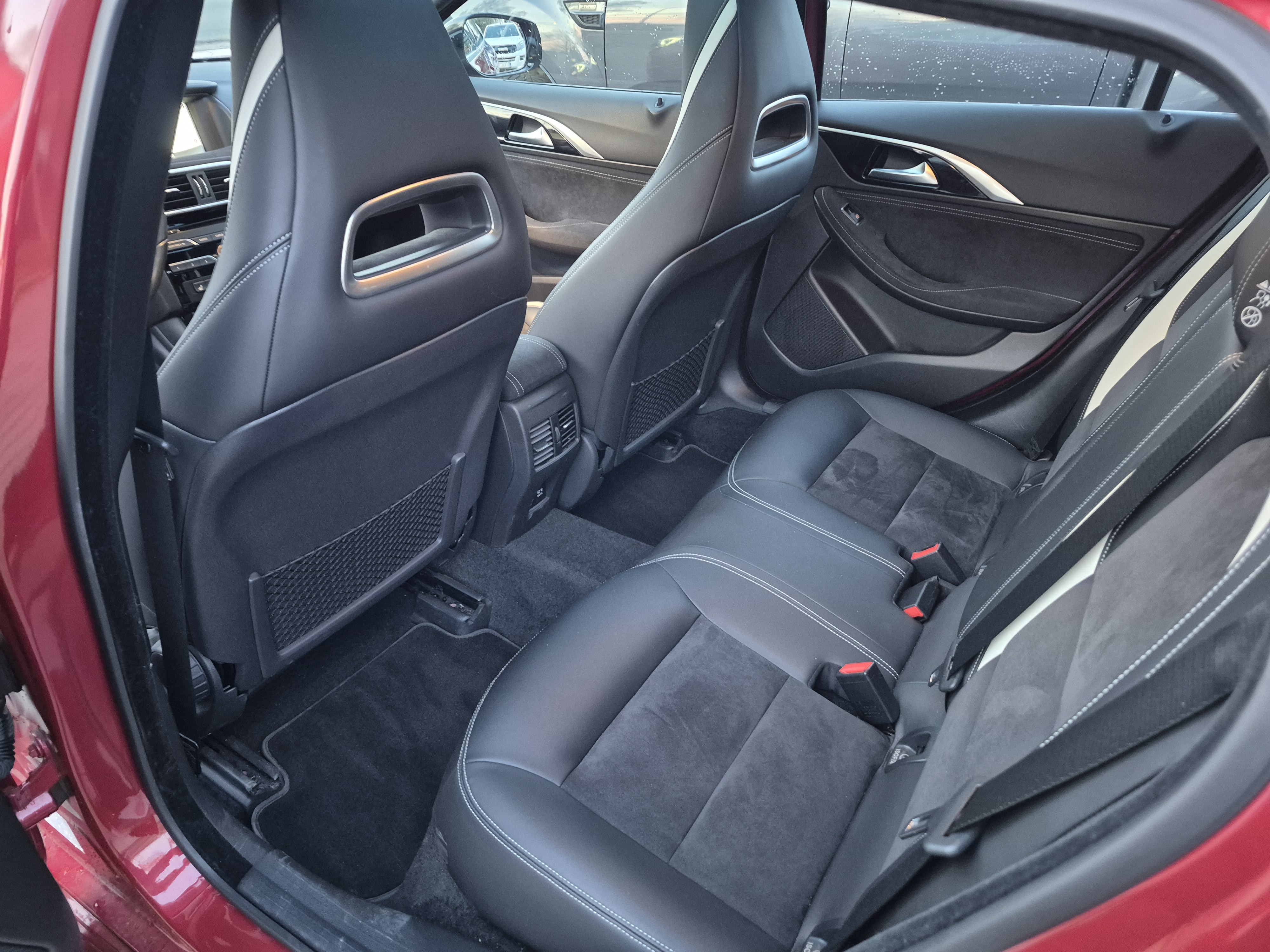 Infiniti Q30 1.5D 109 BUSINESS EXECUTIVE