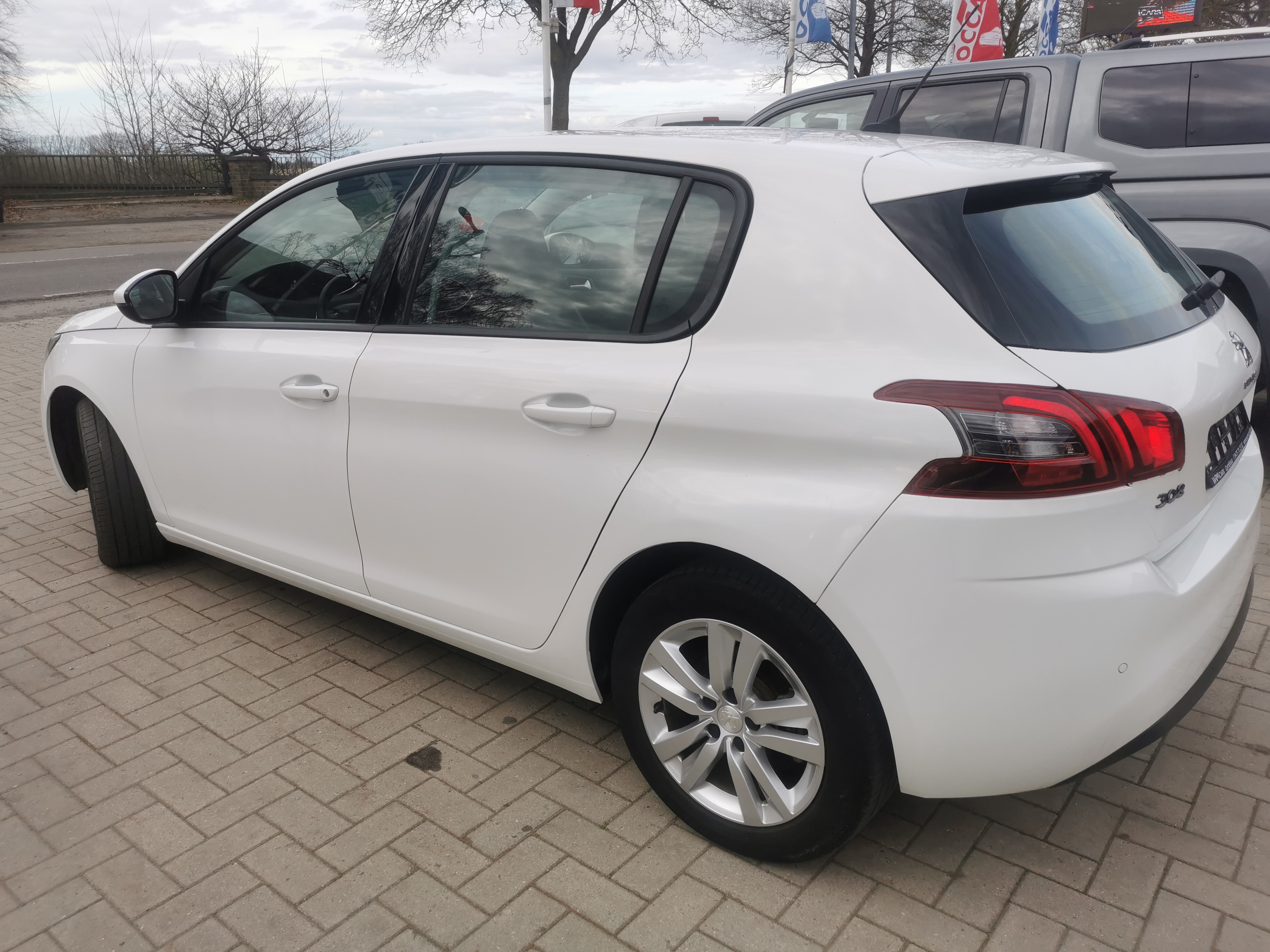 Peugeot 308 III 1.5 BLUEHDI 130 ACTIVE PACK AUTO8