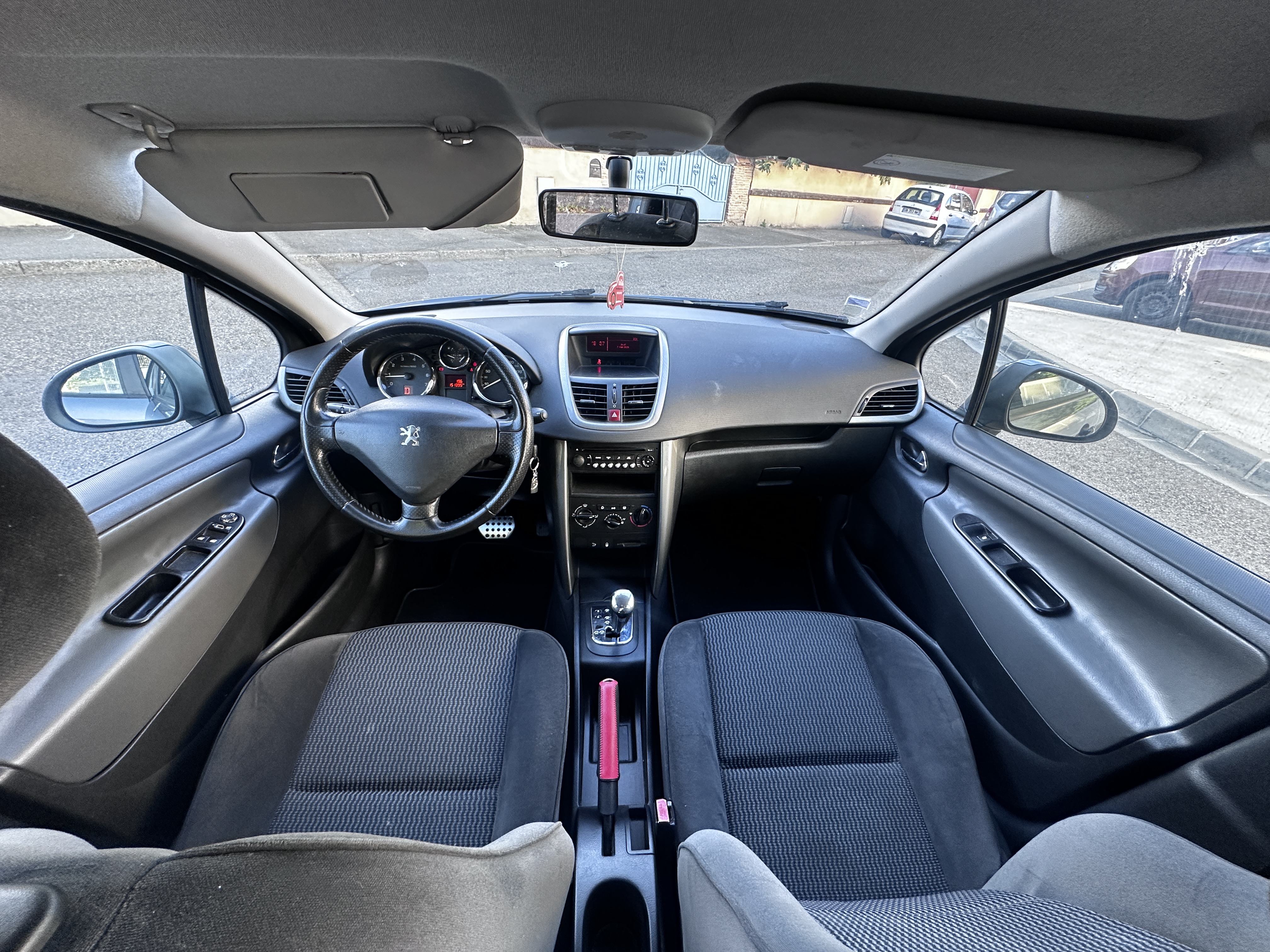 Peugeot 207 1.6 VTI 120 PREMIUM BVA 5P