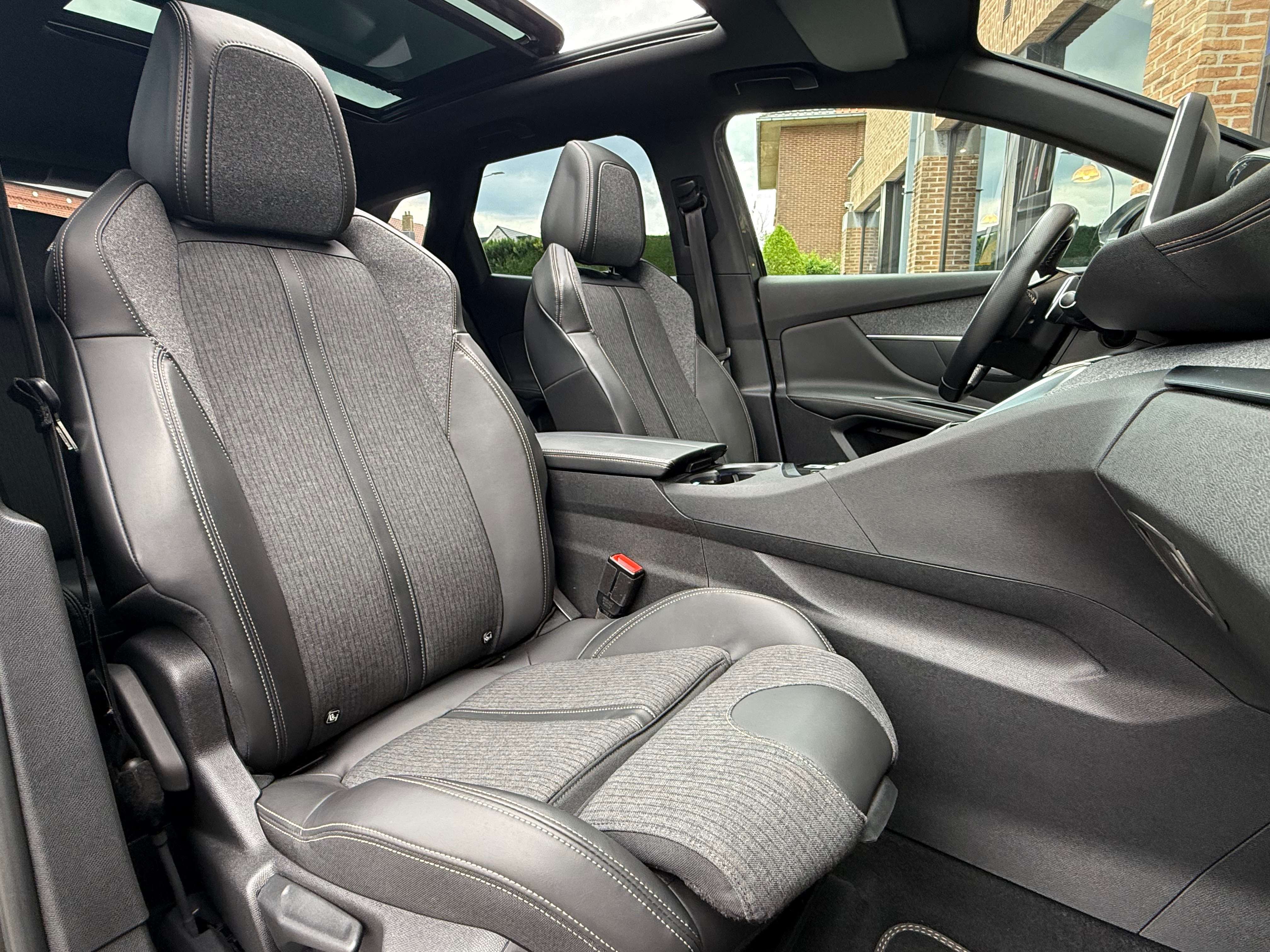 Peugeot 3008 1.6 THP GT Line I Navi I CarPlay I Caméra I Full Carnet I Pano