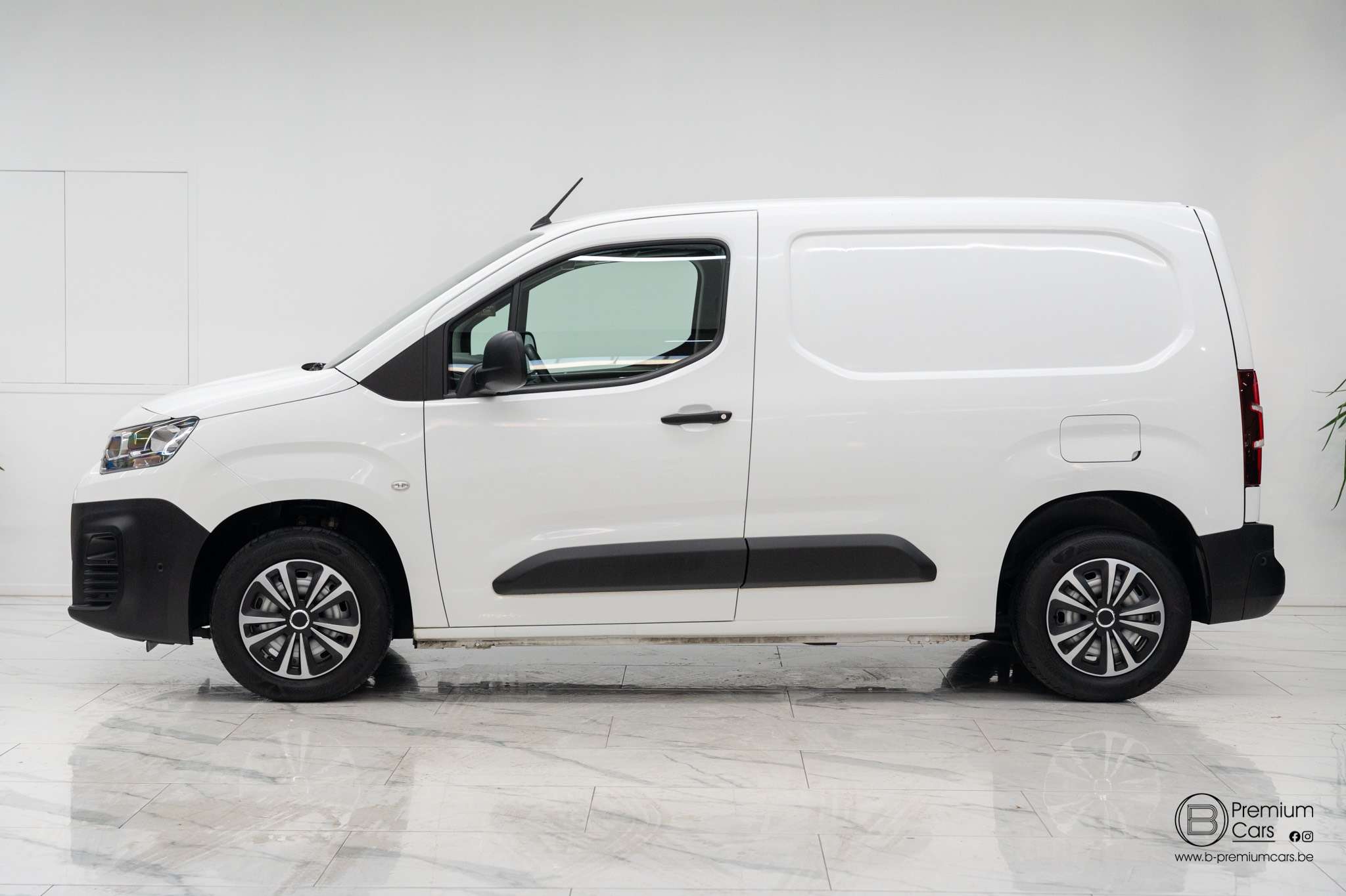 Citroen Berlingo 1.5 HDI! Full options! Airco, cruise, camera!