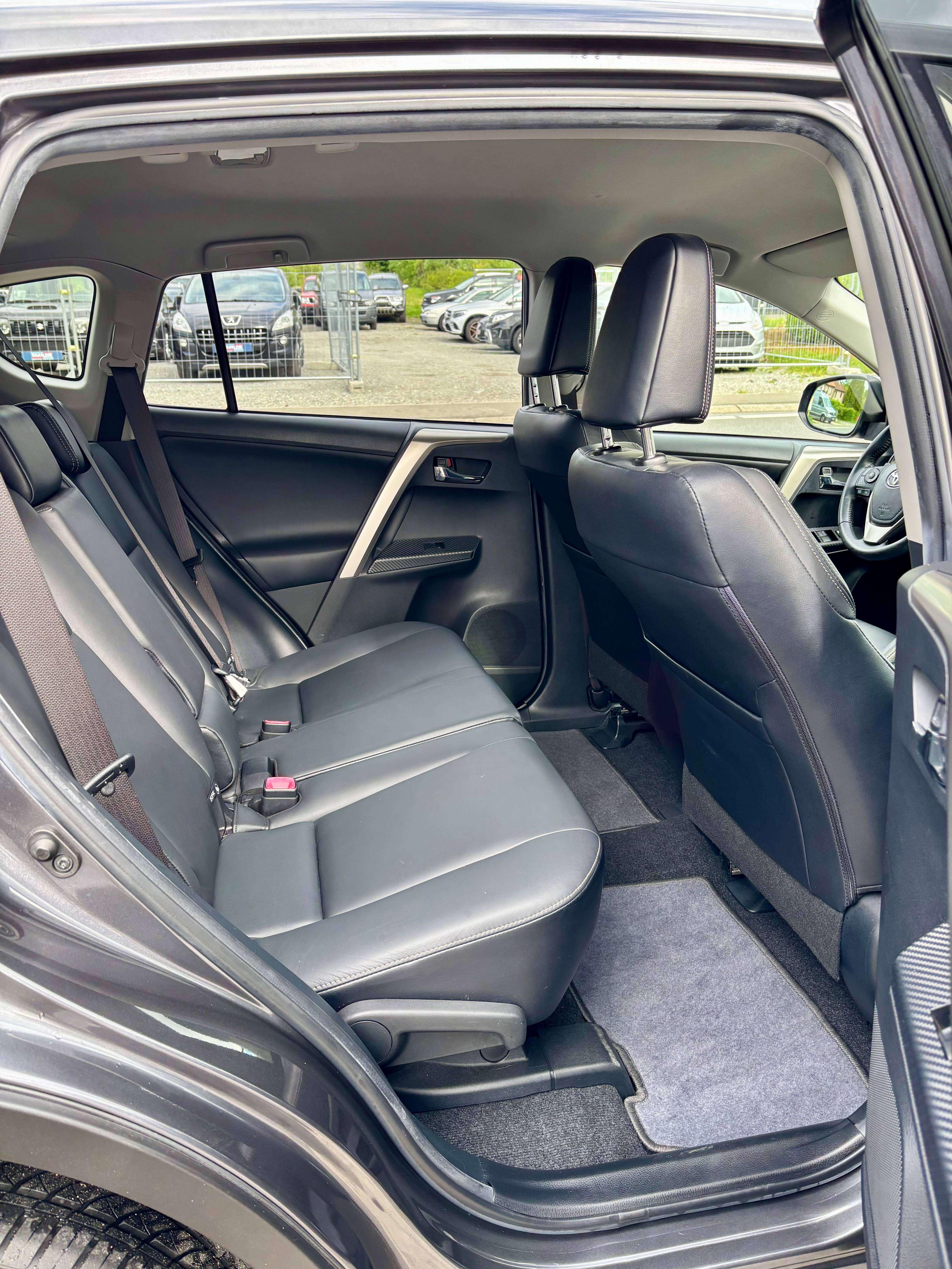 Toyota RAV 4 2.0 D-4D 4x4 " belgium " 38000 km car-pass