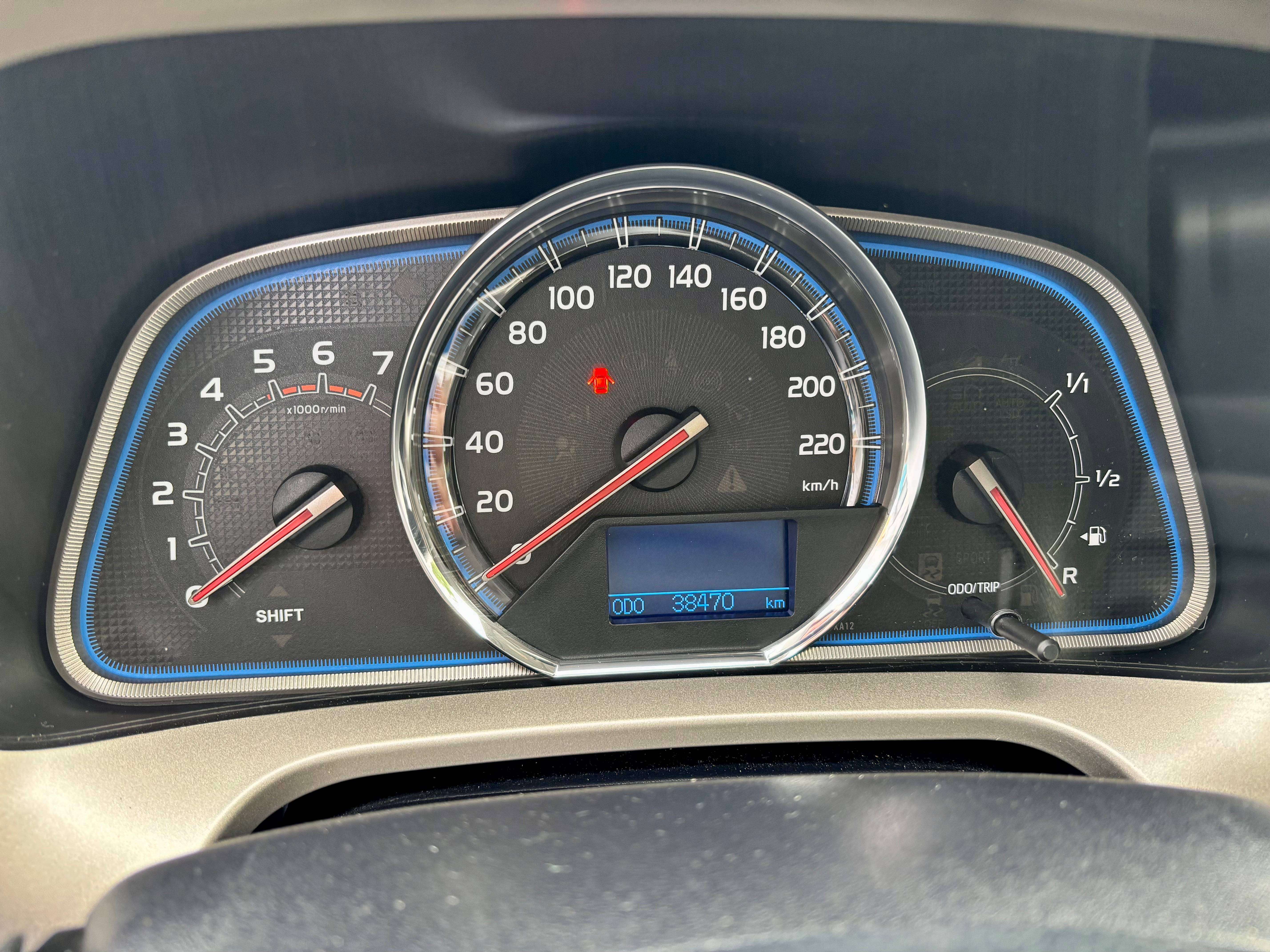 Toyota RAV 4 2.0 D-4D 4x4 " belgium " 38000 km car-pass