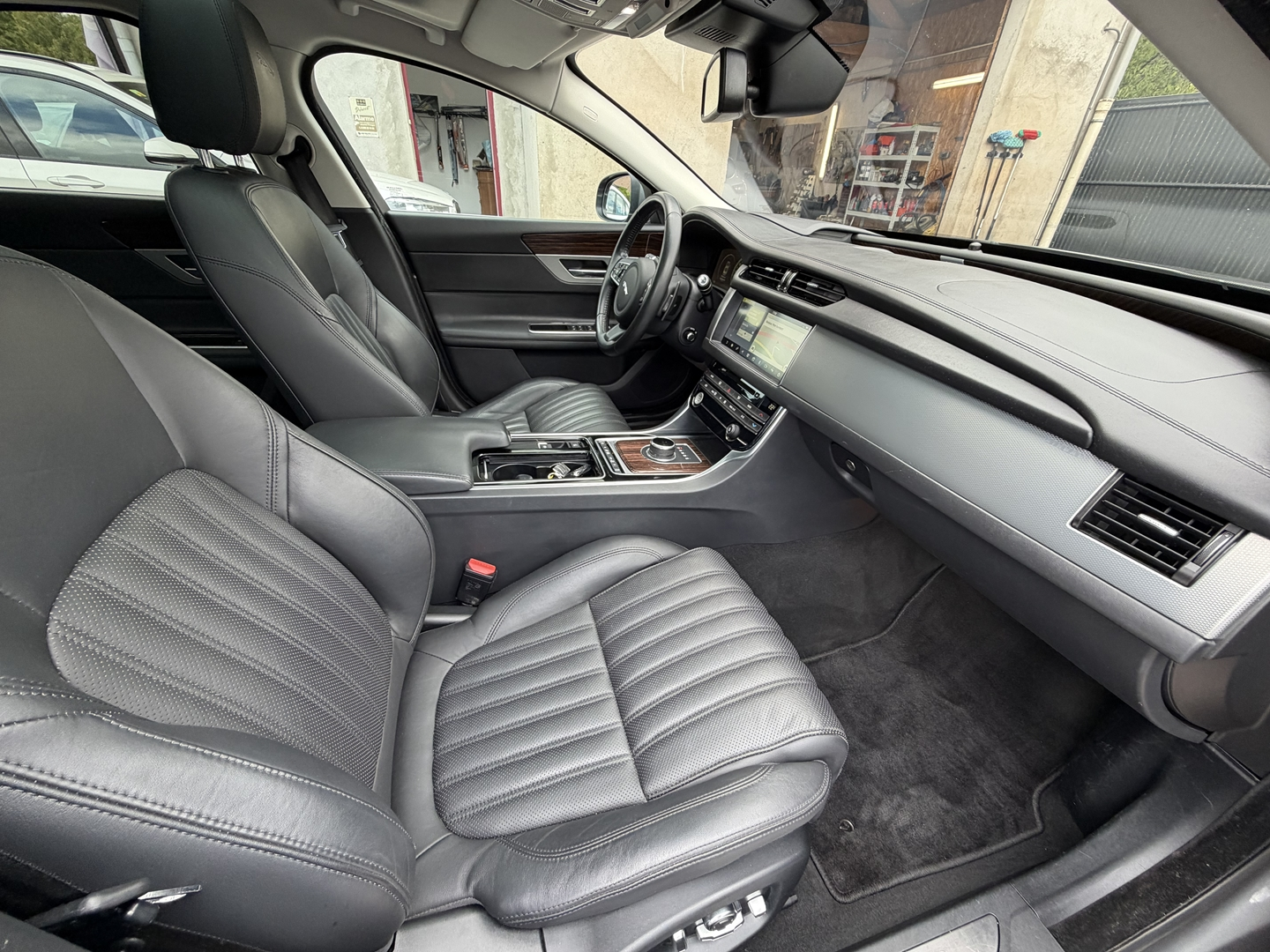 Jaguar XF V6 3.0 D 300CH PORTFOLIO BVA
