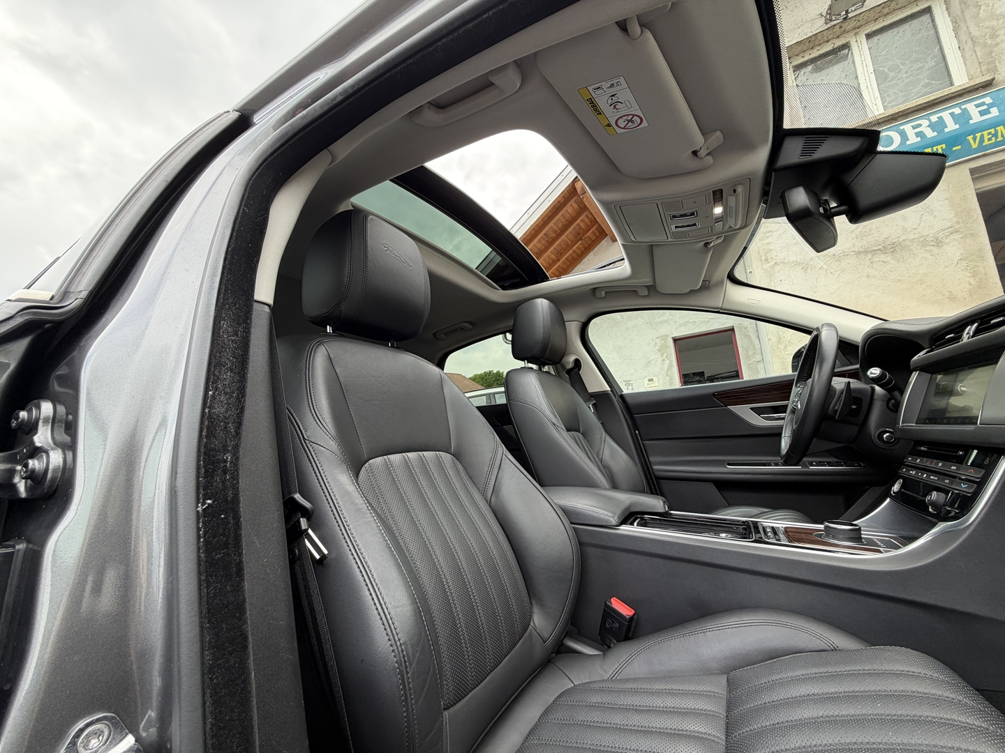 Jaguar XF V6 3.0 D 300CH PORTFOLIO BVA