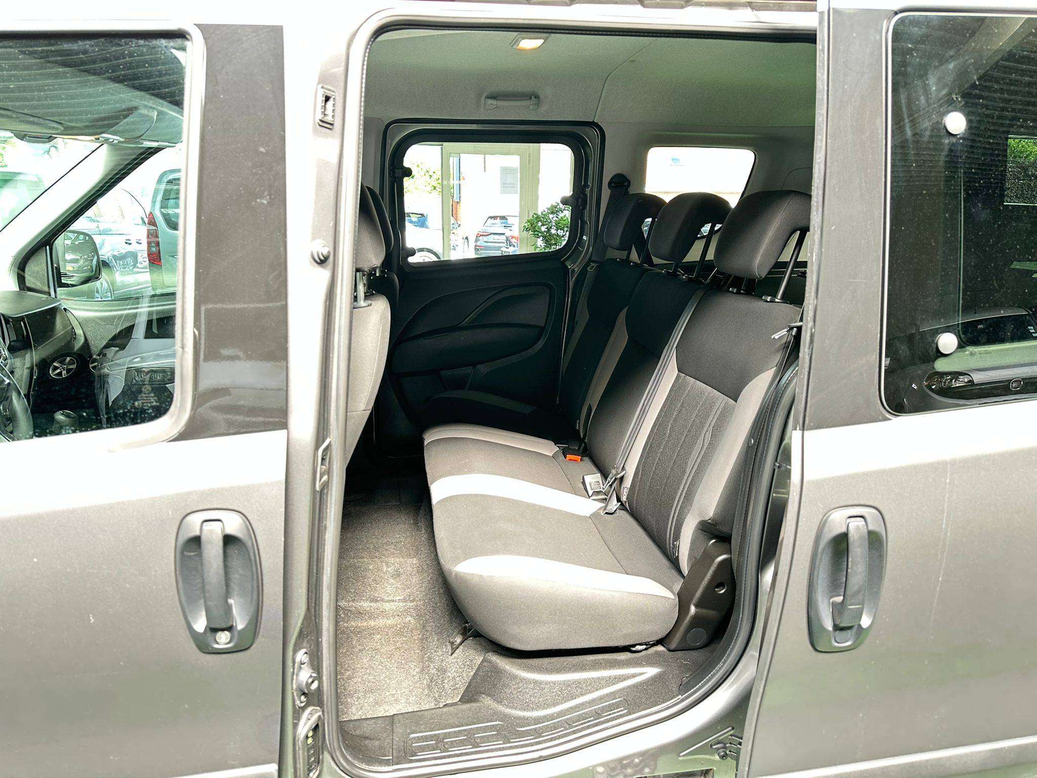 Fiat Doblo 1.6D Multijet * 1 Jaar Garantie *