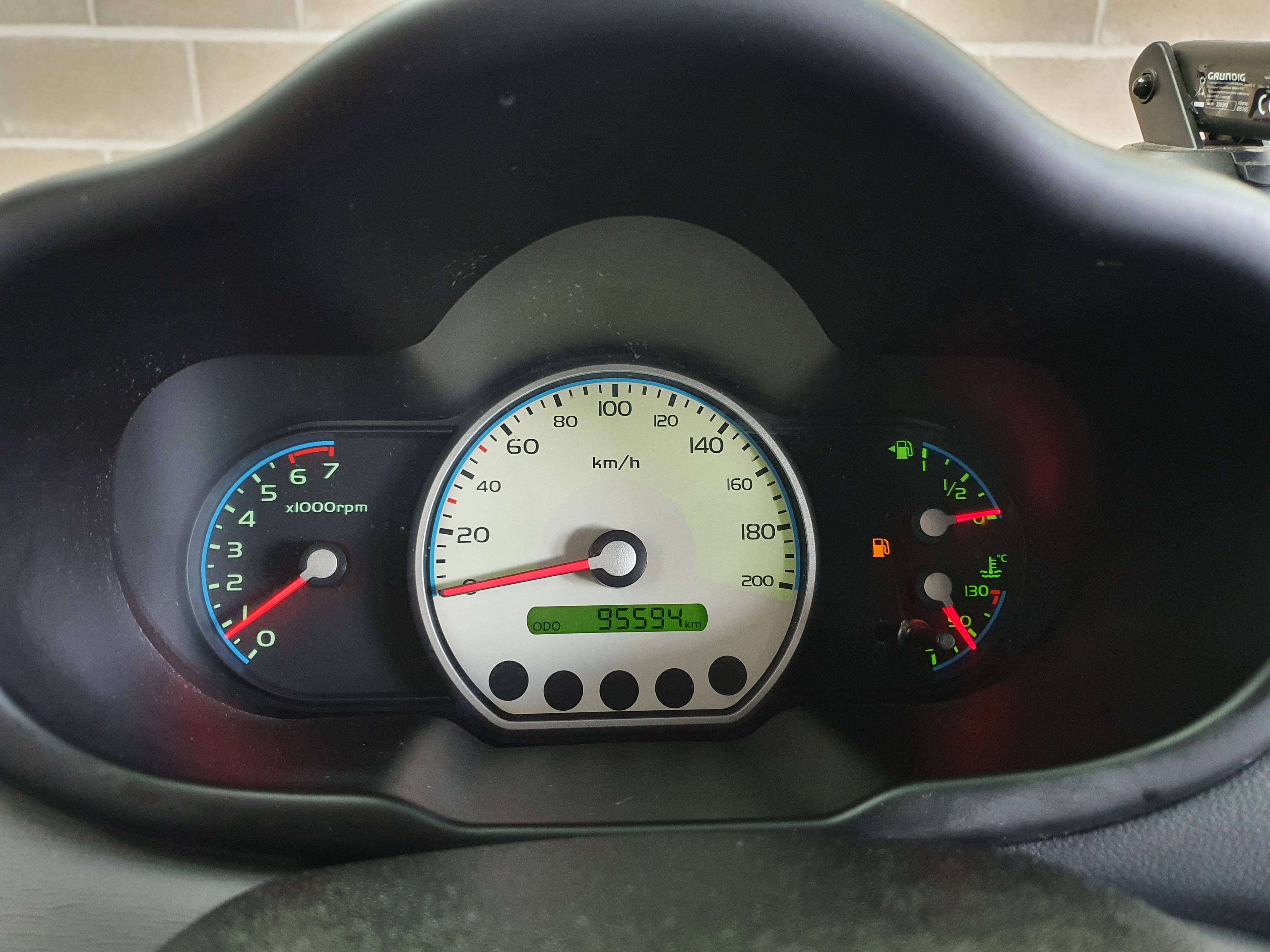 Hyundai i10 🟢1.1 ESSENCE 67CV - FULL CARNET - BLUETOOTH - 5 PORTES