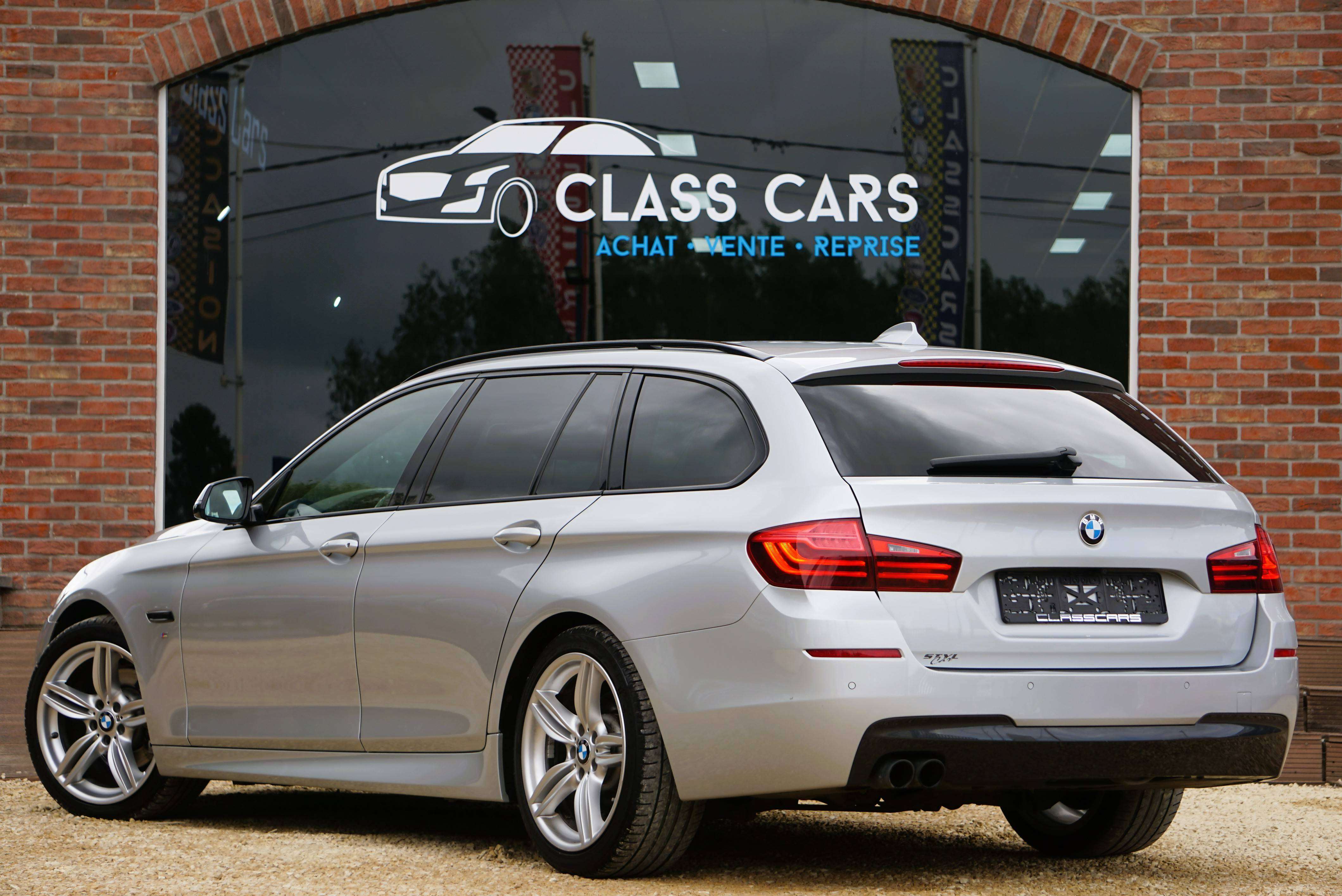 BMW 520 dA Touring PACK M Auto Bi-Xenon Navi-Pro Camera 6b