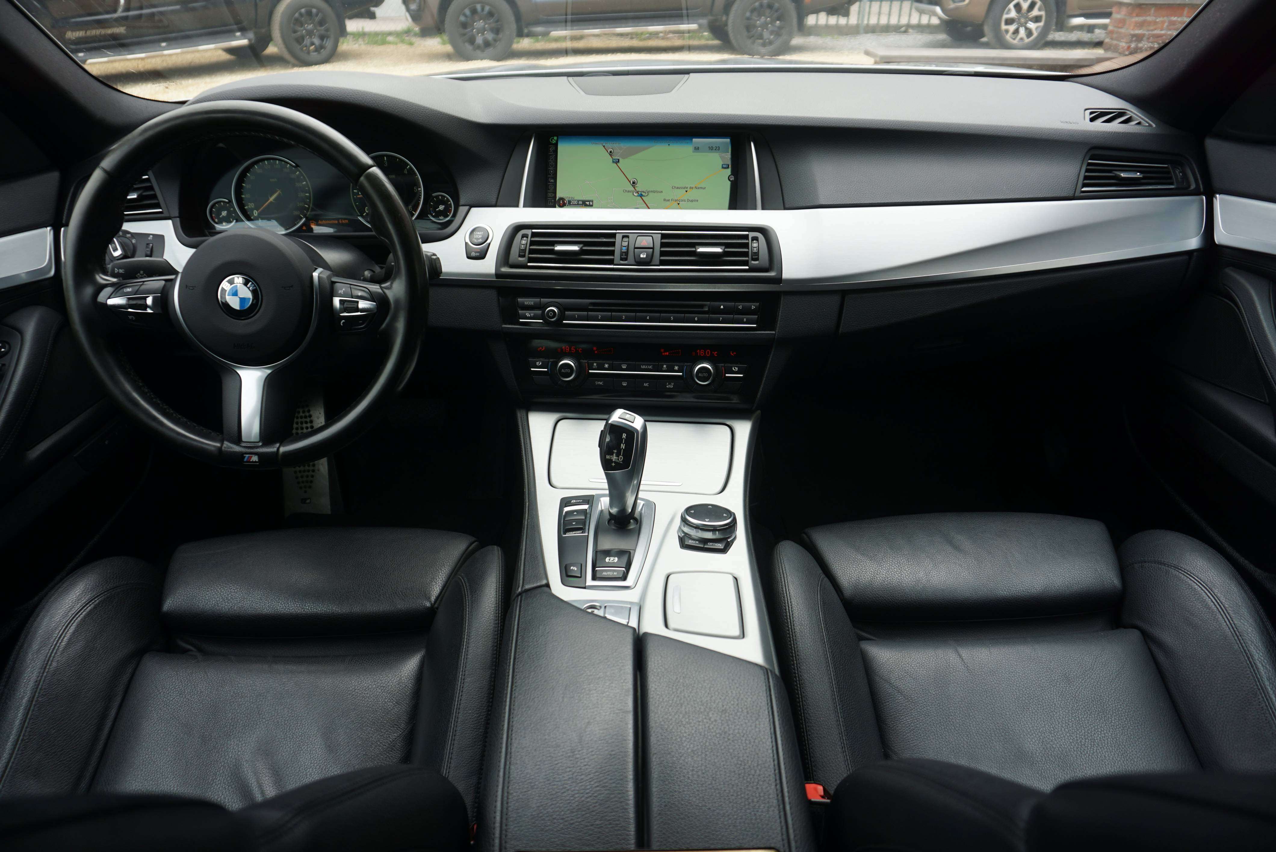 BMW 520 dA Touring PACK M Auto Bi-Xenon Navi-Pro Camera 6b
