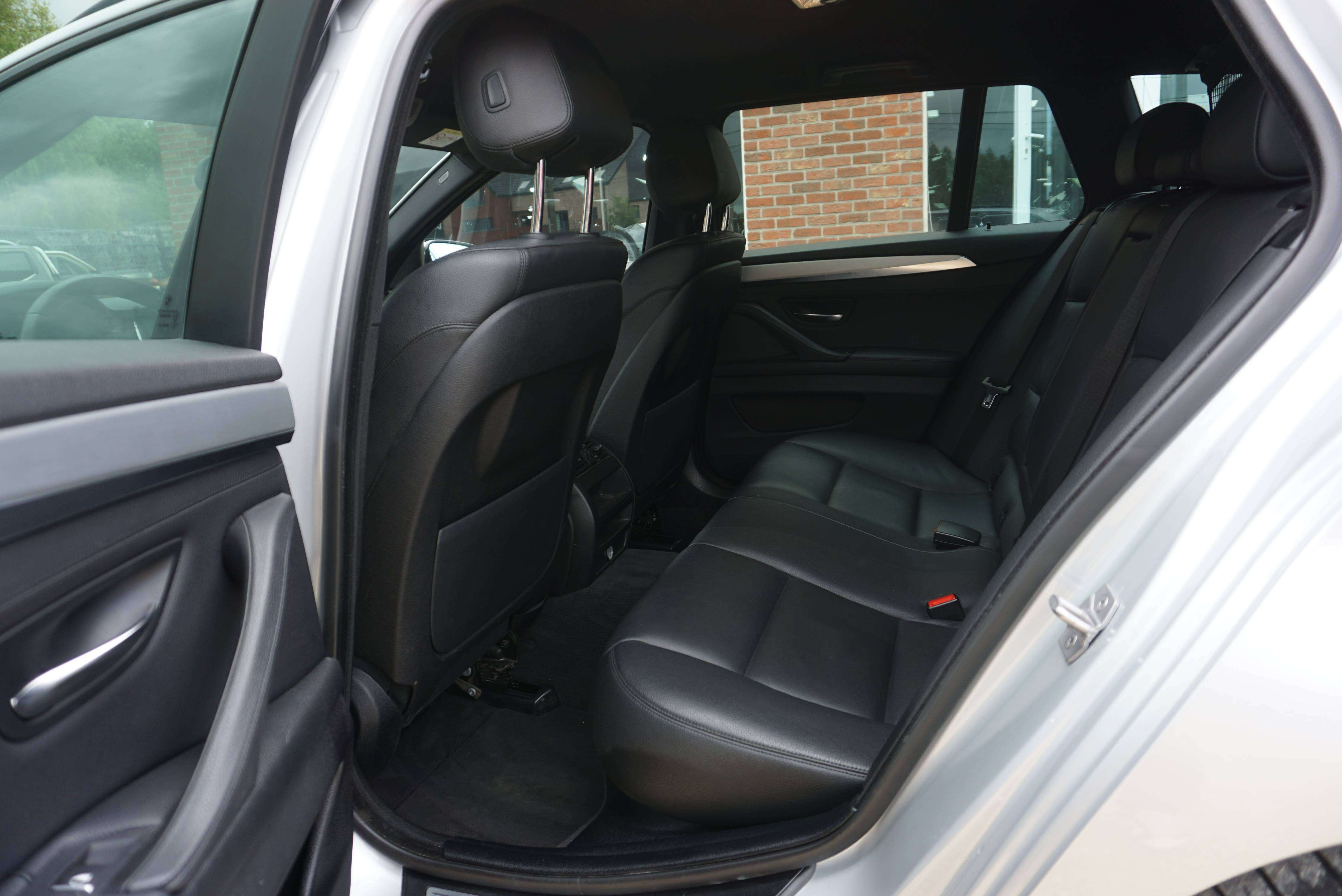 BMW 520 dA Touring PACK M Auto Bi-Xenon Navi-Pro Camera 6b