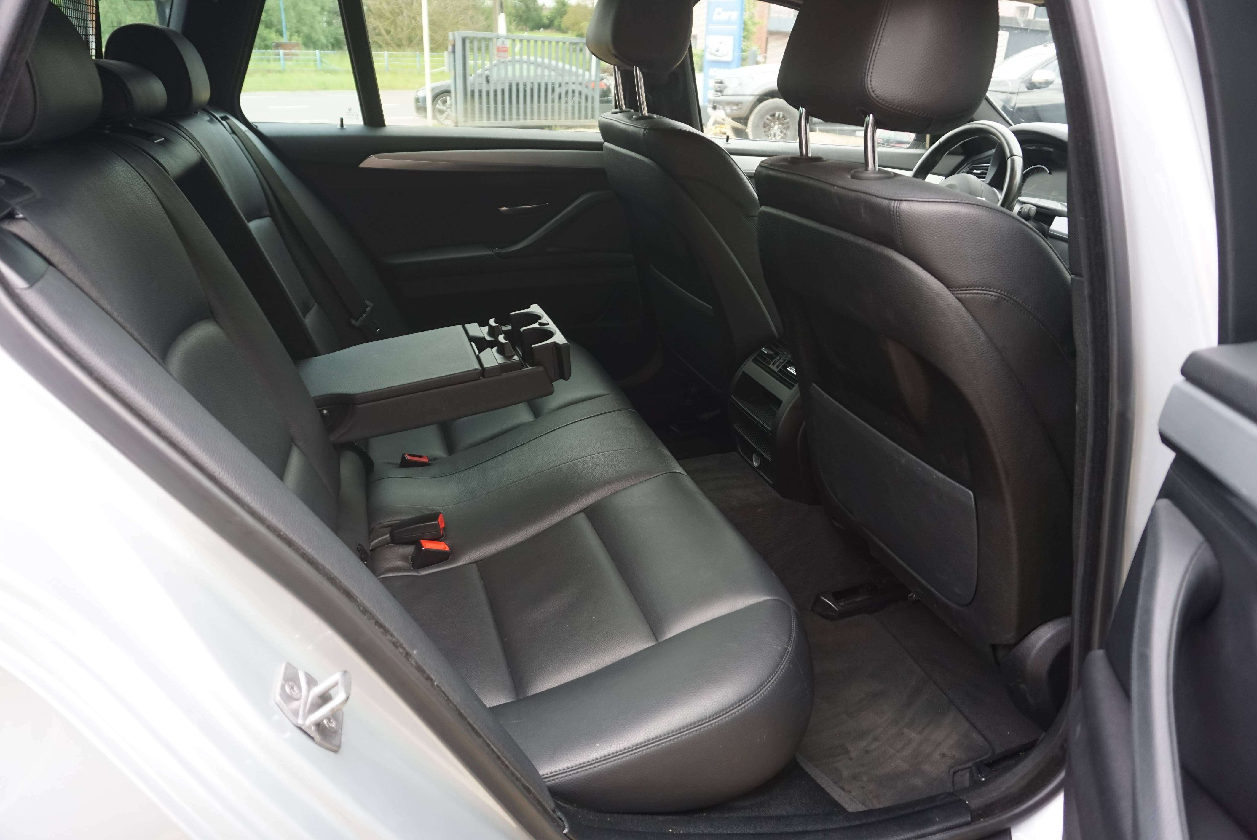 BMW 520 dA Touring PACK M Auto Bi-Xenon Navi-Pro Camera 6b