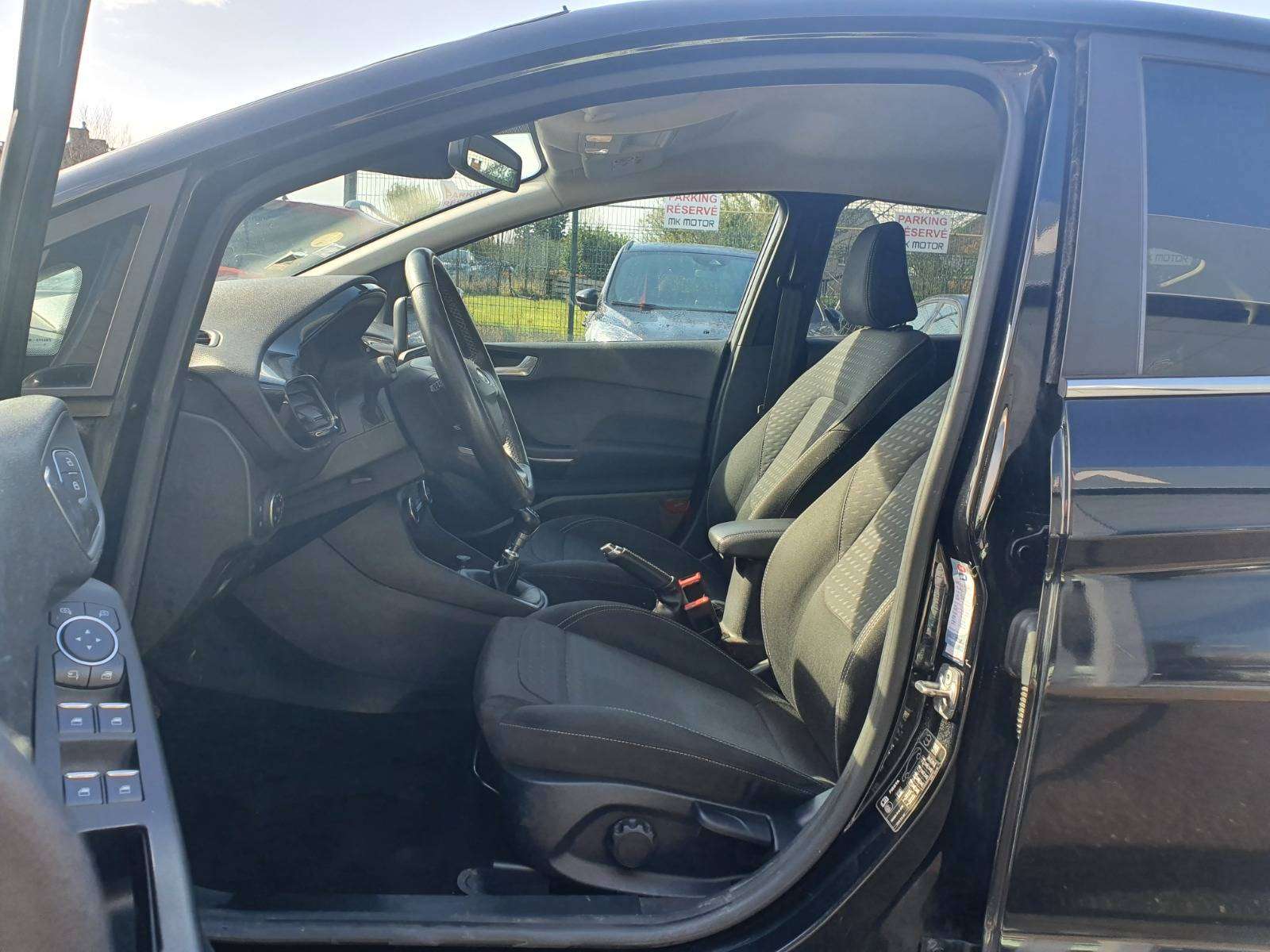 Ford Fiesta 🟢1.5 DIESEL 86CV - 5 PORTES - CAR PLAY - CAPTEURS