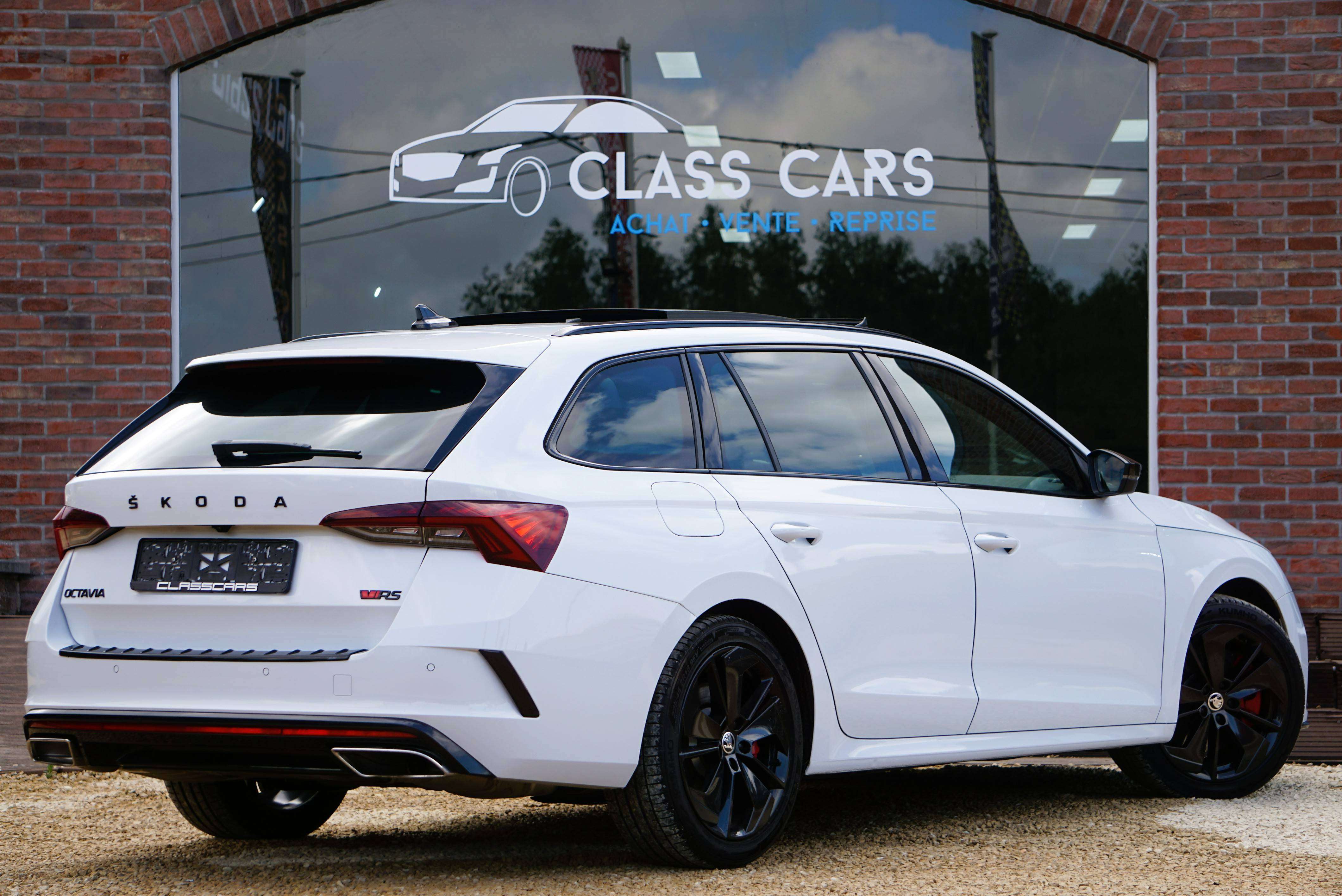 Skoda Octavia SW RS 2.0 TFSI 245CV COCKPIT DSG PANO CAM CARNET