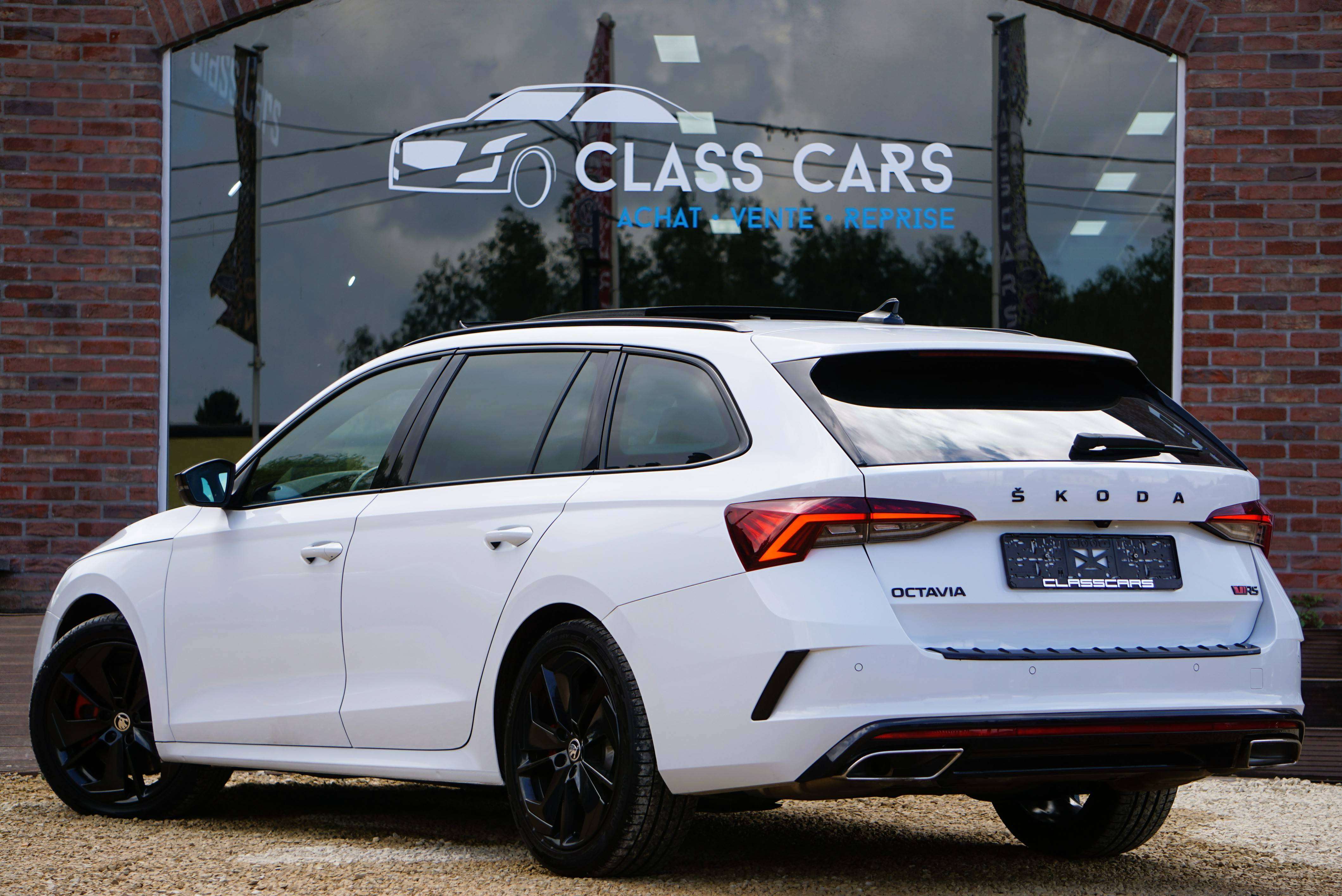 Skoda Octavia SW RS 2.0 TFSI 245CV COCKPIT DSG PANO CAM CARNET
