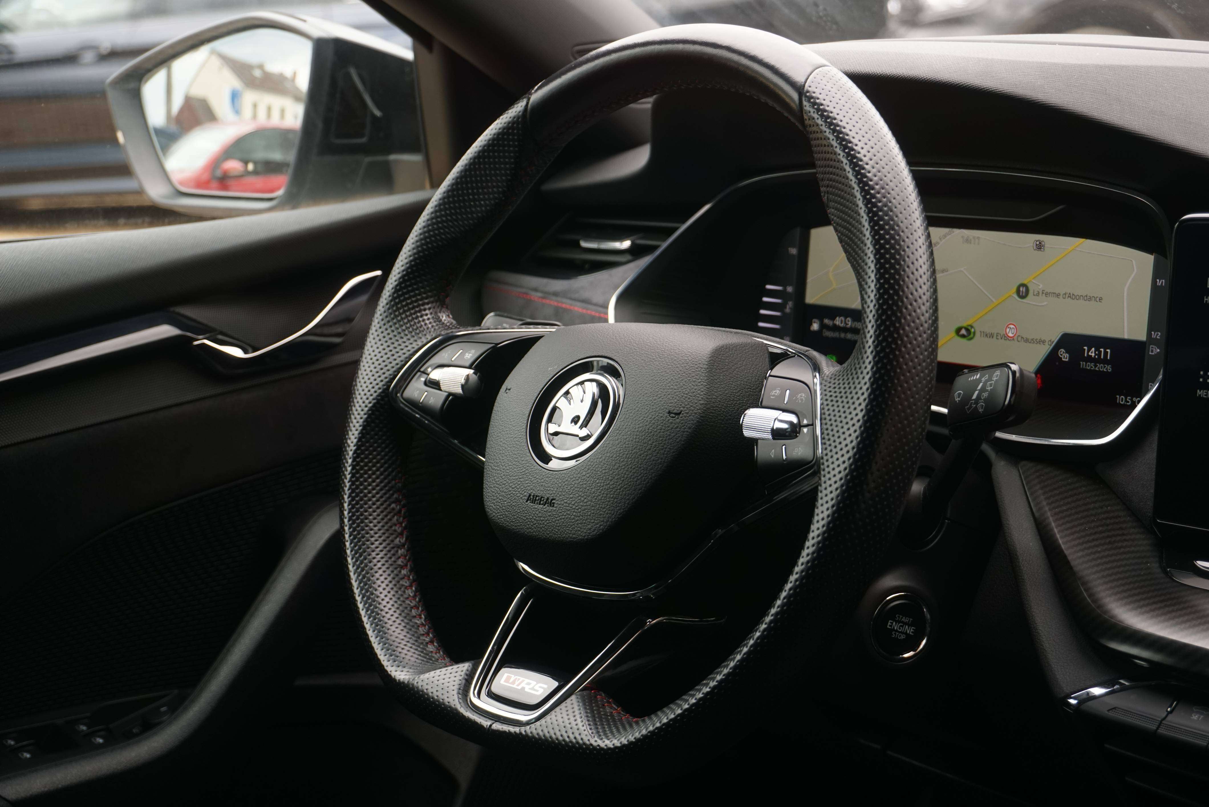 Skoda Octavia SW RS 2.0 TFSI 245CV COCKPIT DSG PANO CAM CARNET
