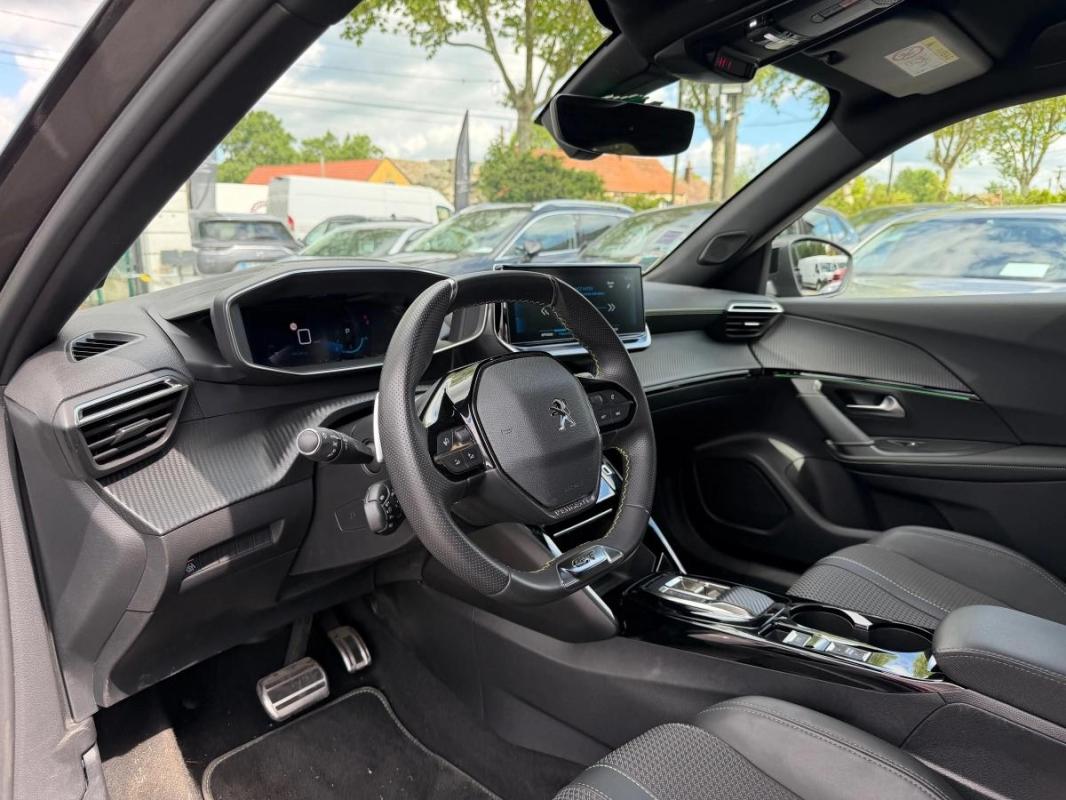 Peugeot 2008 1.2 PURETECH 130 GT EAT // GARANTIE CONSTRUCTEUR / SUIVI COMPLET//