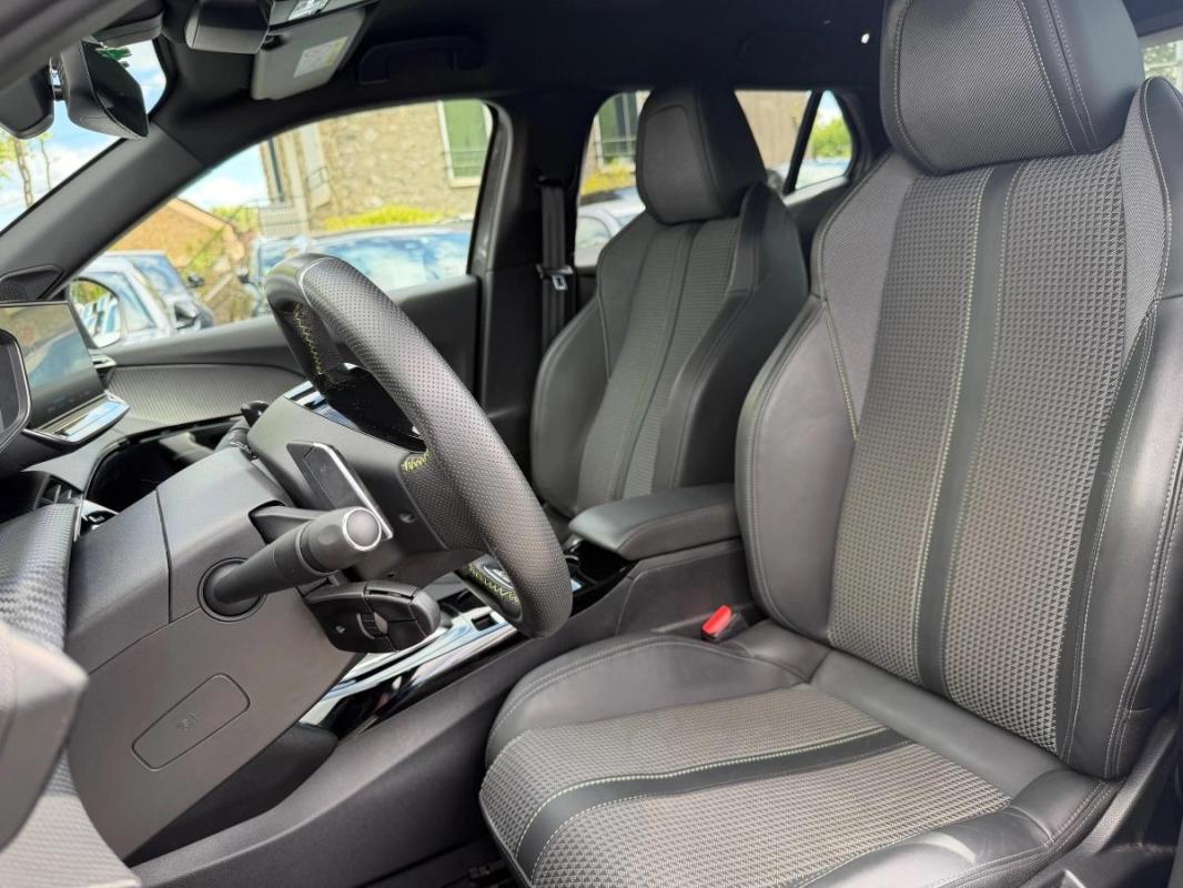 Peugeot 2008 1.2 PURETECH 130 GT EAT // GARANTIE CONSTRUCTEUR / SUIVI COMPLET//
