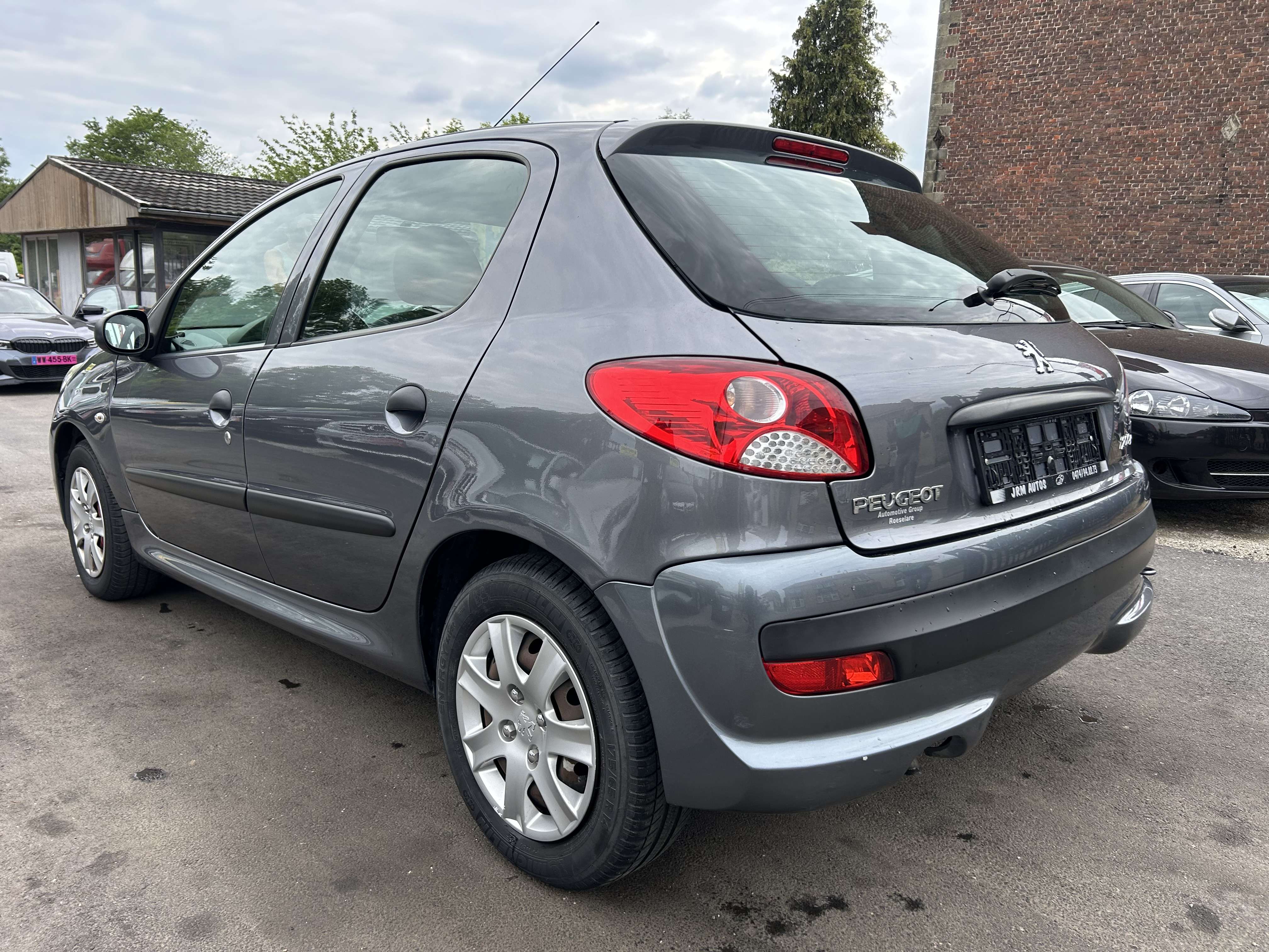 Peugeot 206 + 1.1i Trendy 5 portes Avec Carnet Complet *** VERROUILLAGE CENTRAL/ VITRES ELECTRIQUES ***