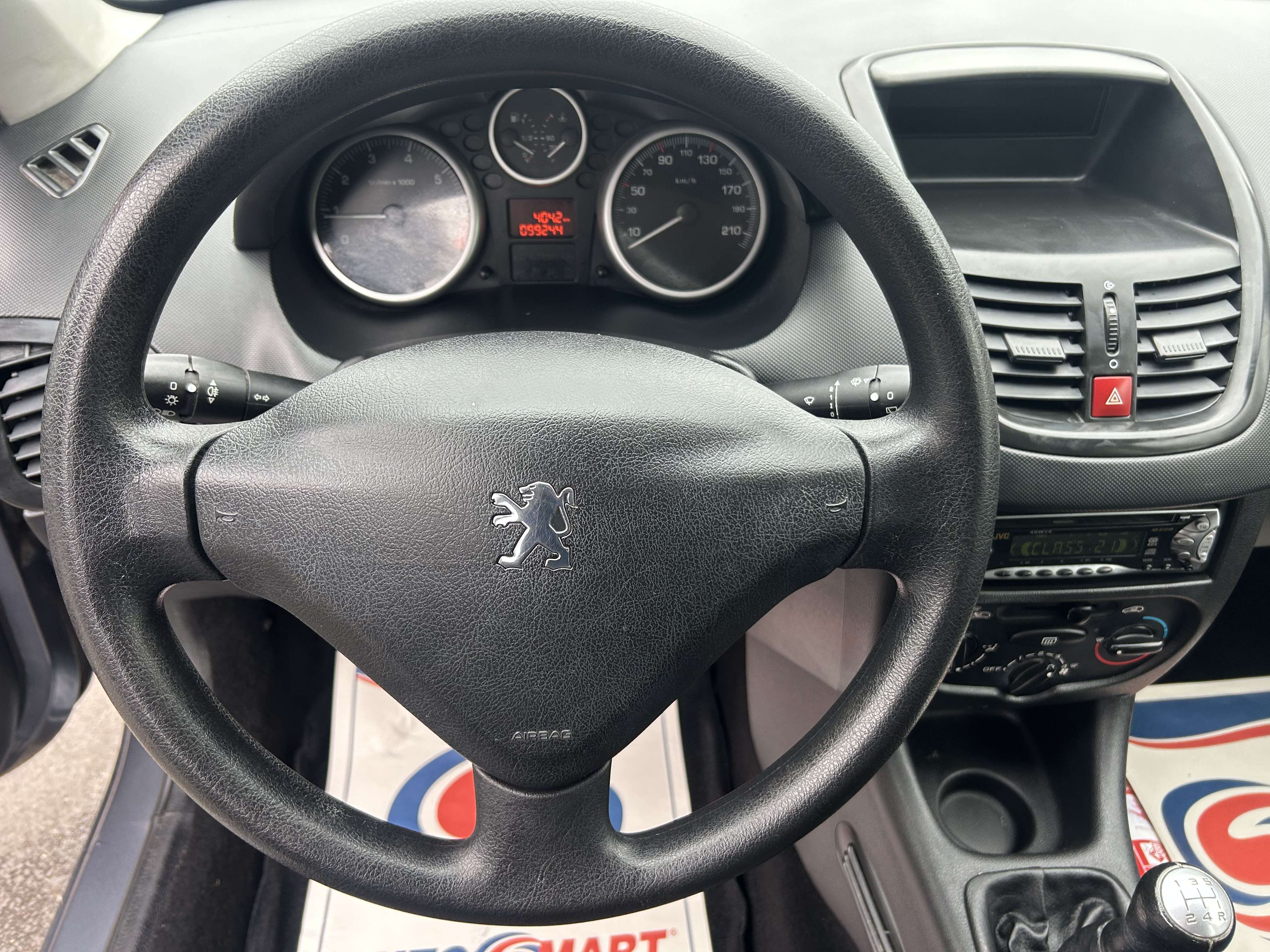 Peugeot 206 + 1.1i Trendy 5 portes Avec Carnet Complet *** VERROUILLAGE CENTRAL/ VITRES ELECTRIQUES ***