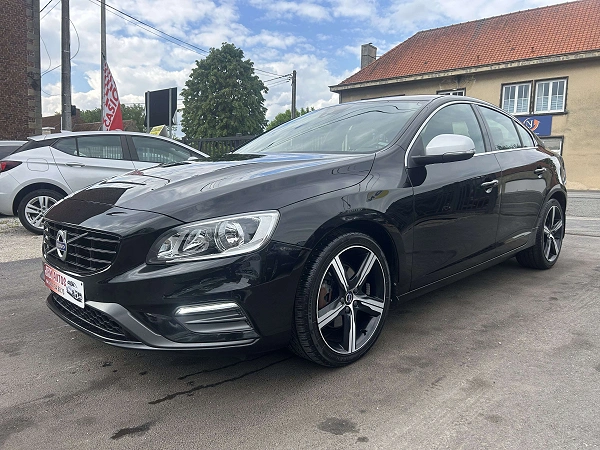 Volvo S60 2.0 D2 Momentum R-Design Avec Carnet Complet *** CLIM AUTO/GPS ***