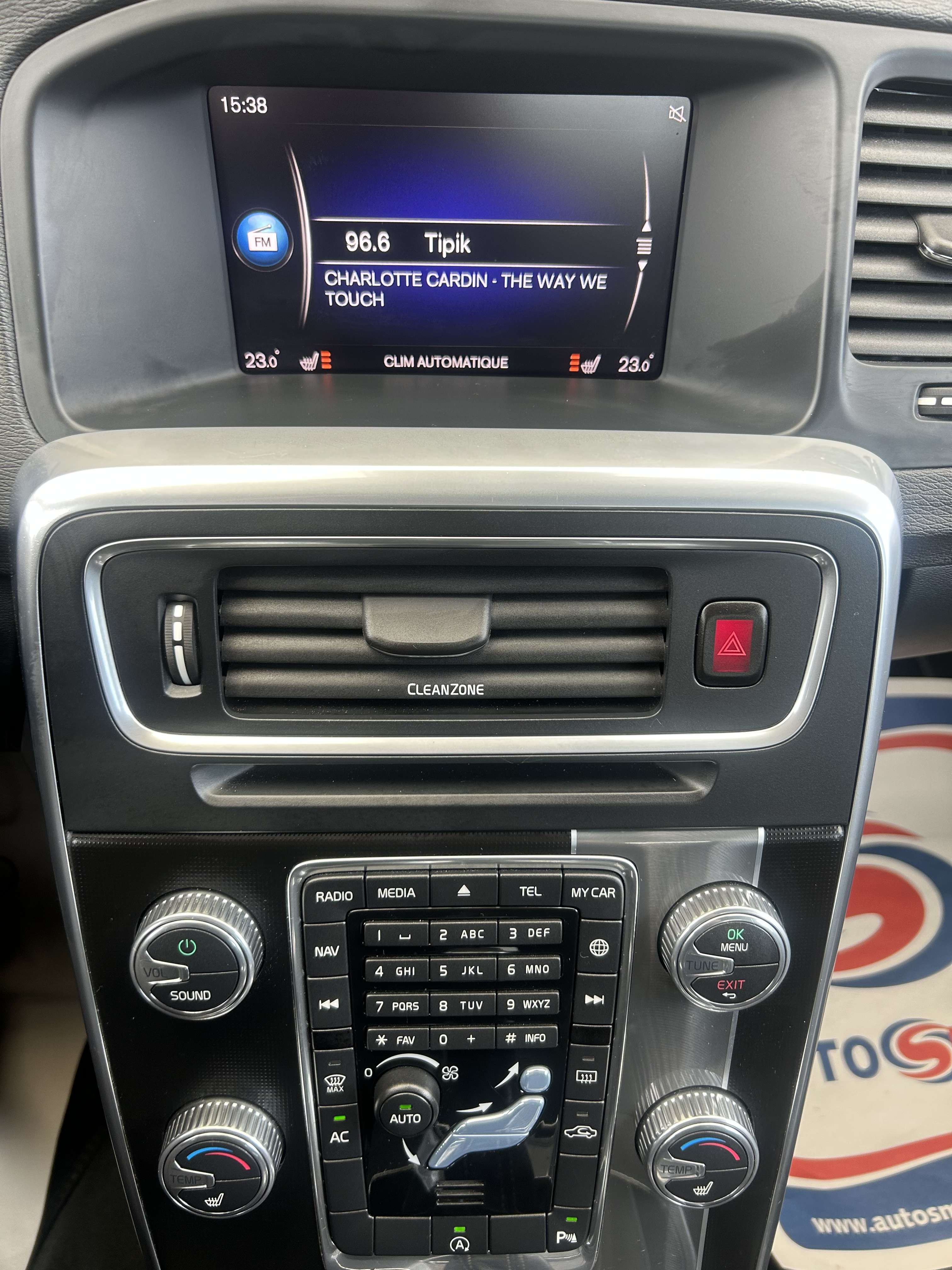 Volvo S60 2.0 D2 Momentum R-Design Avec Carnet Complet *** CLIM AUTO/GPS ***