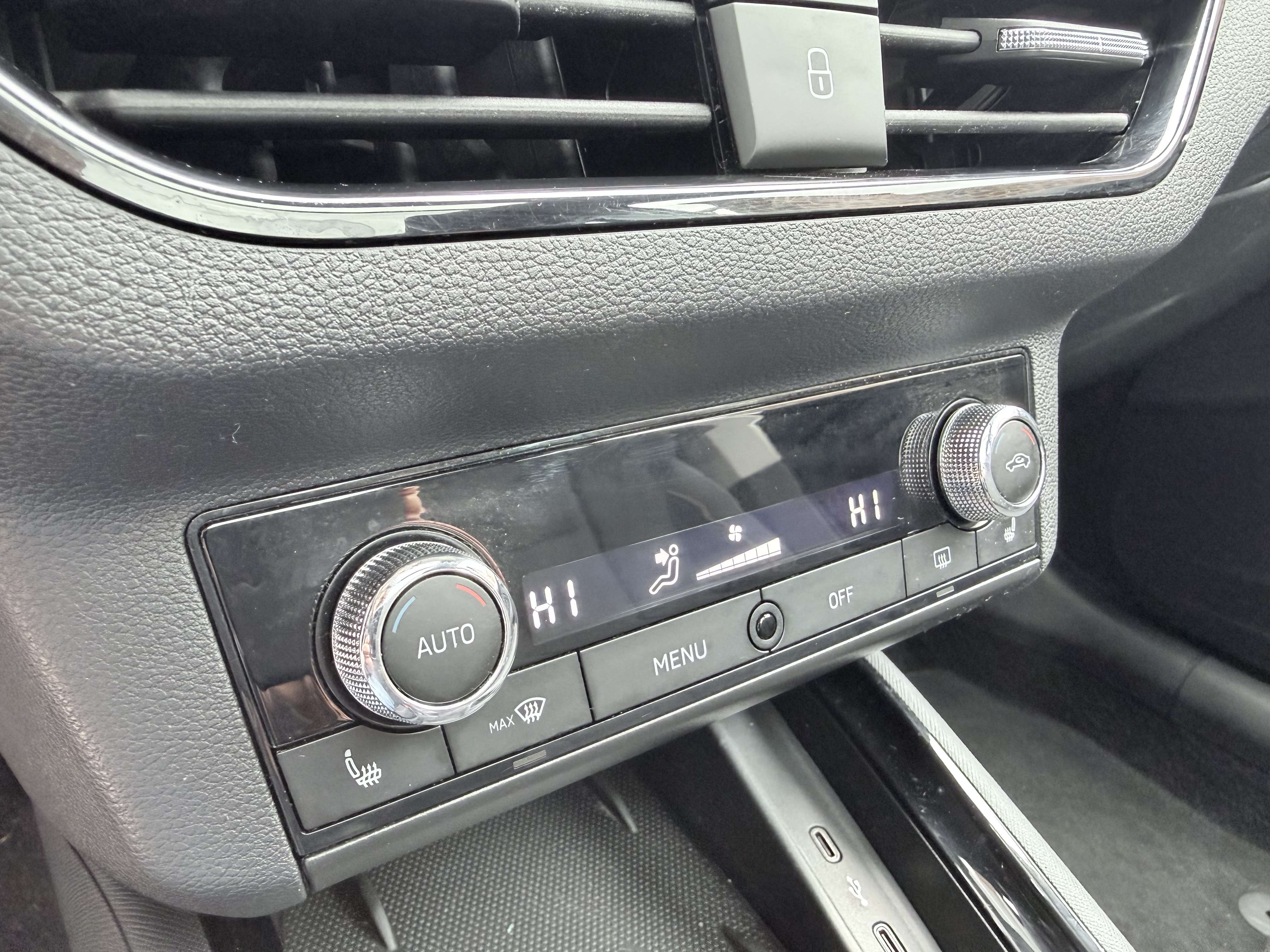 Skoda Kamiq PANO | CARPLAY | DIGITAAL DASH | ZETELVERWARMING