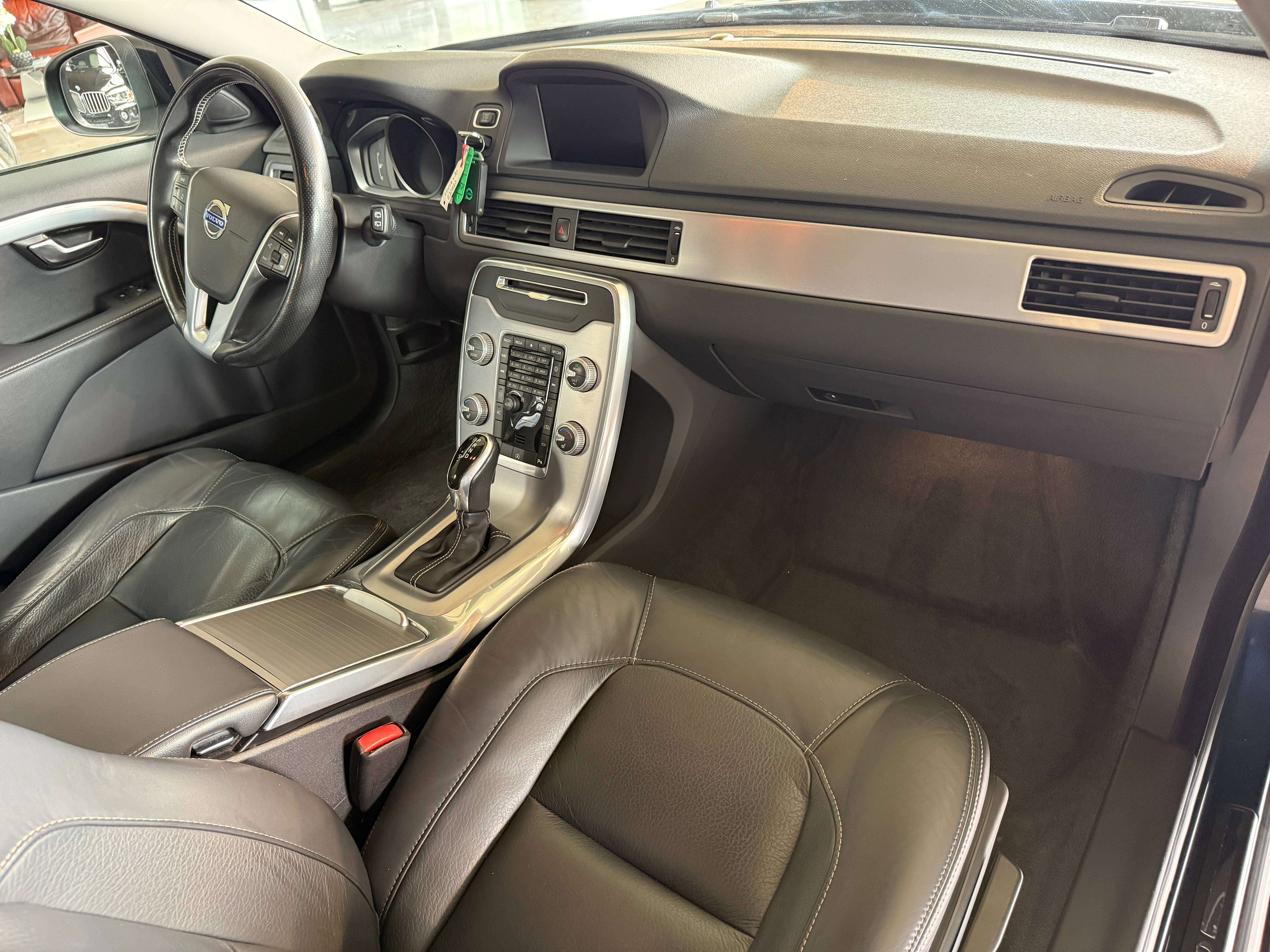 Volvo V70 2.0 D4 Geartronic* 133 KW*LEDER*VERWARM*NAVI*EURO6