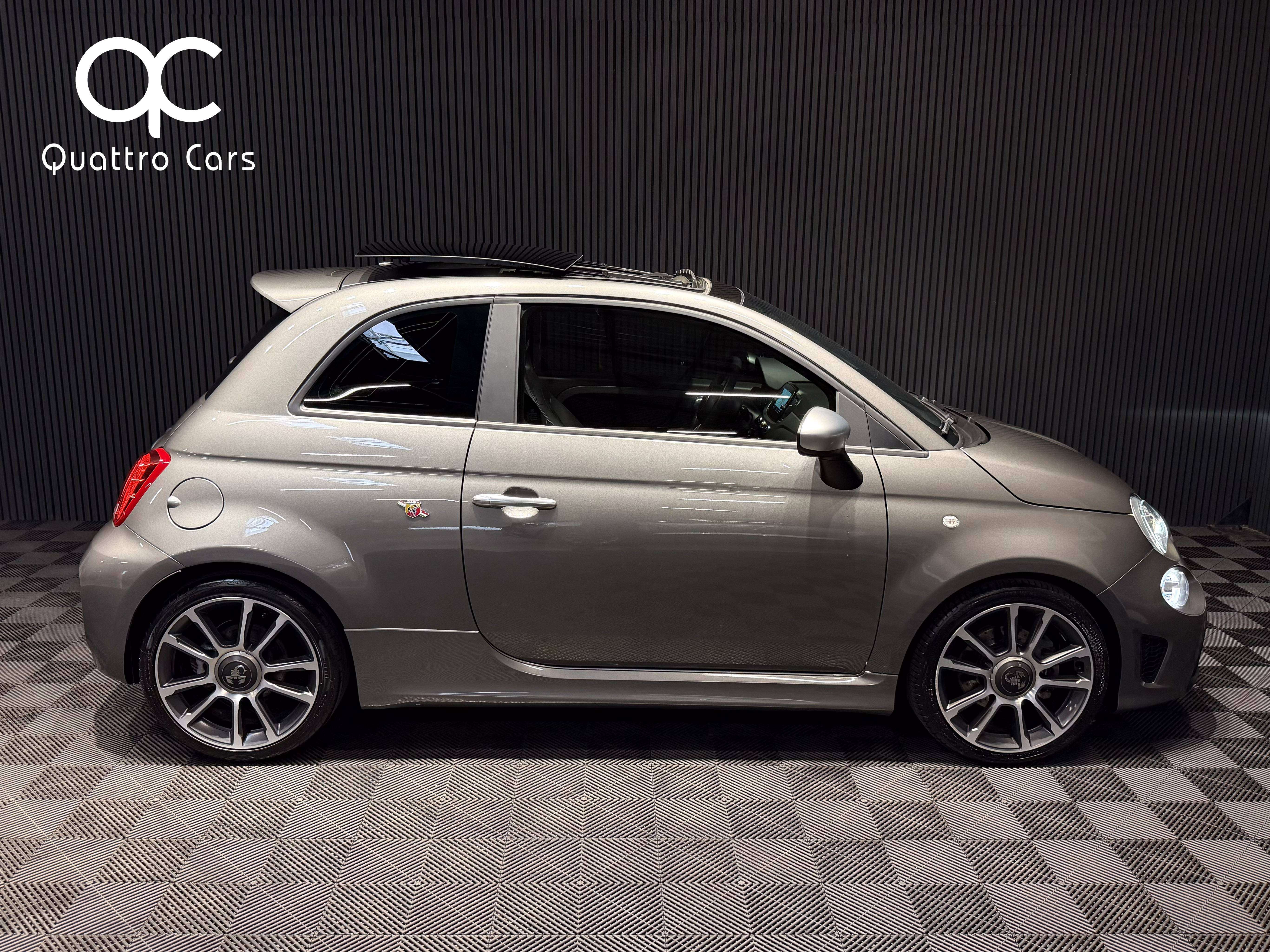 Abarth 595 Turismo 1.4 T-Jet - Toit ouvrant - Beats - Xenon - Cuir - Car play