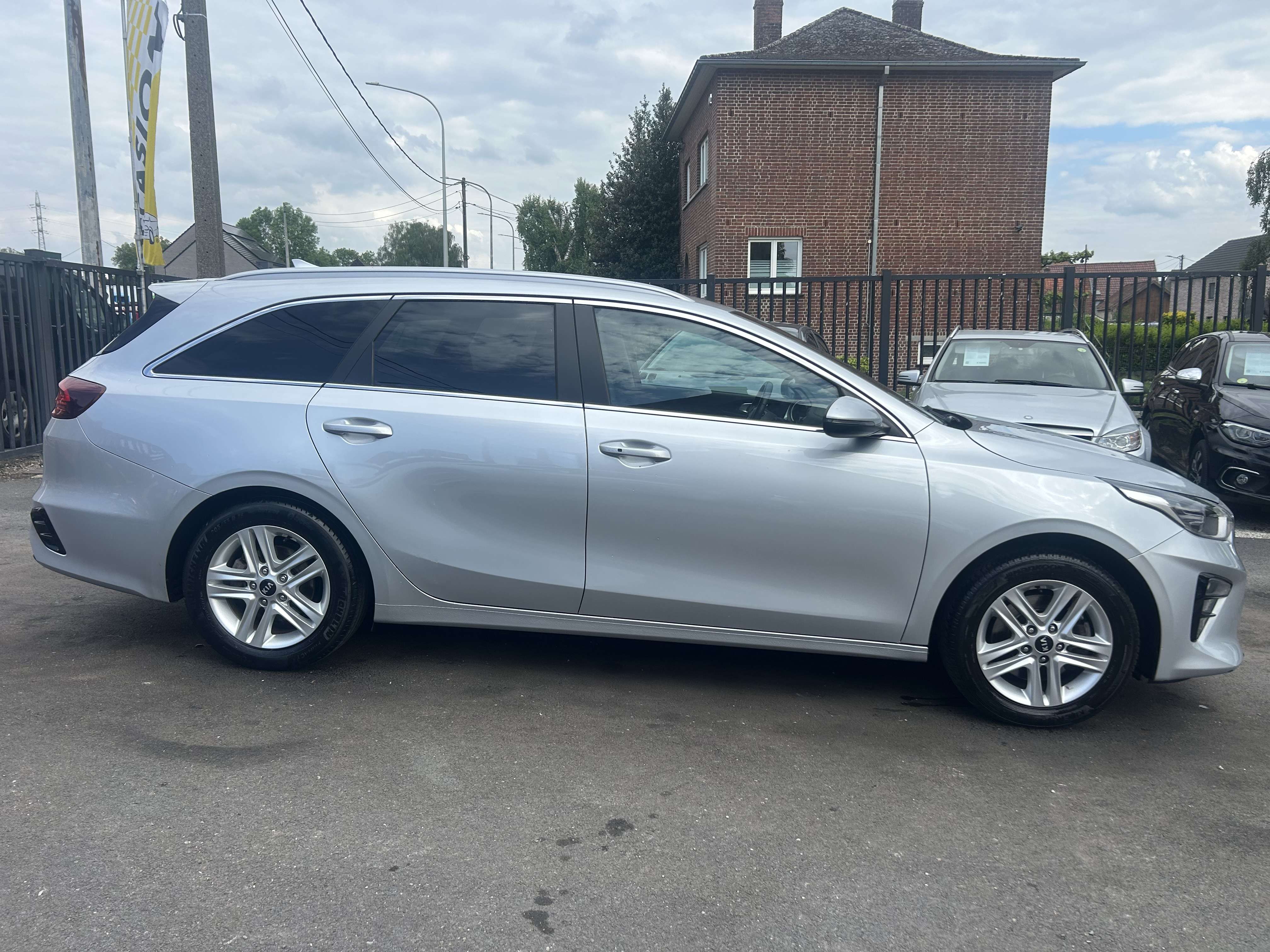 Kia Ceed SW / cee'd SW 1.6 CRDi MHEV Business Line DCT (EU6d) 1er Proprio *** CLIM/CAMERA/GPS ***