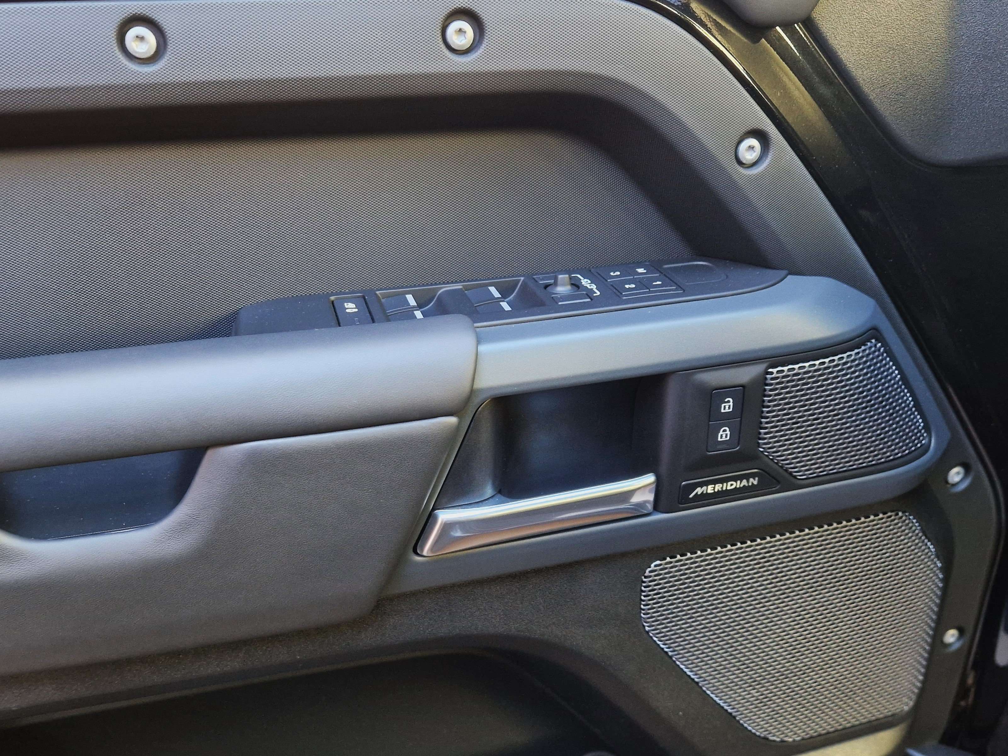 Land Rover Defender Defender 110 3.0D MHEV D300 X-Dynamic