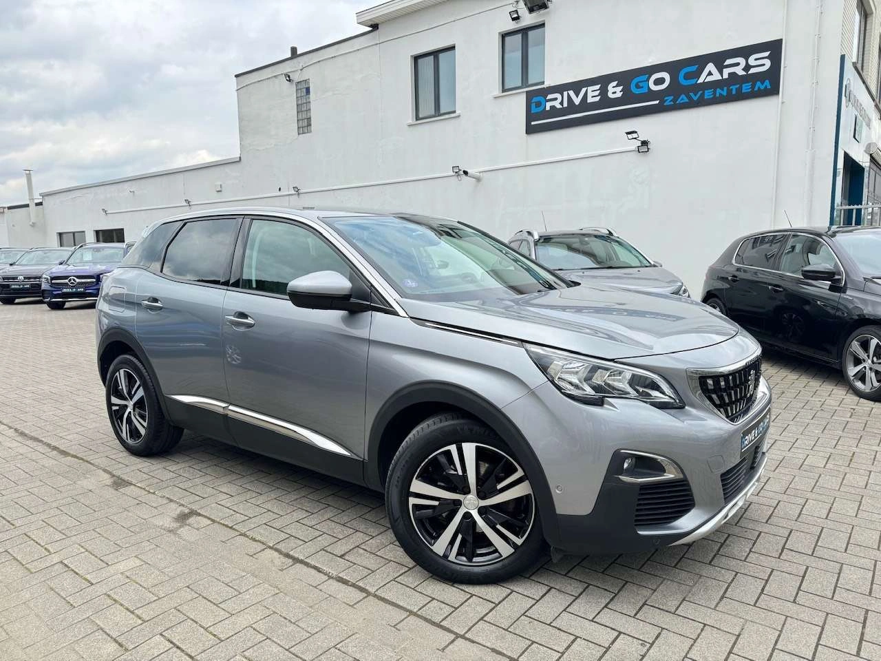Peugeot 3008 Allure 1.2 Benzine  - CarPlay ** 1 JAAR GARANTIE ** !!