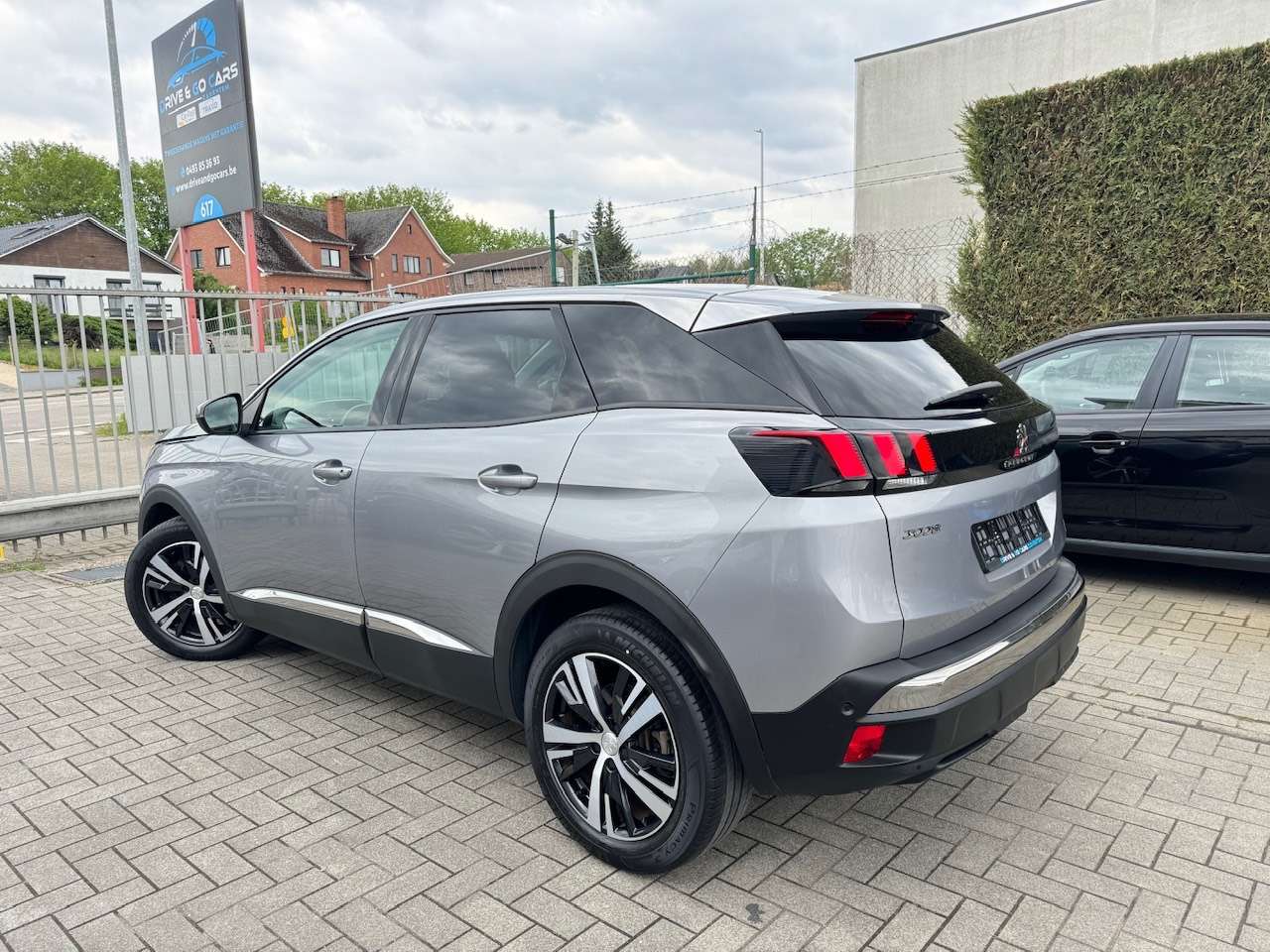 Peugeot 3008 Allure 1.2 Benzine  - CarPlay ** 1 JAAR GARANTIE ** !!