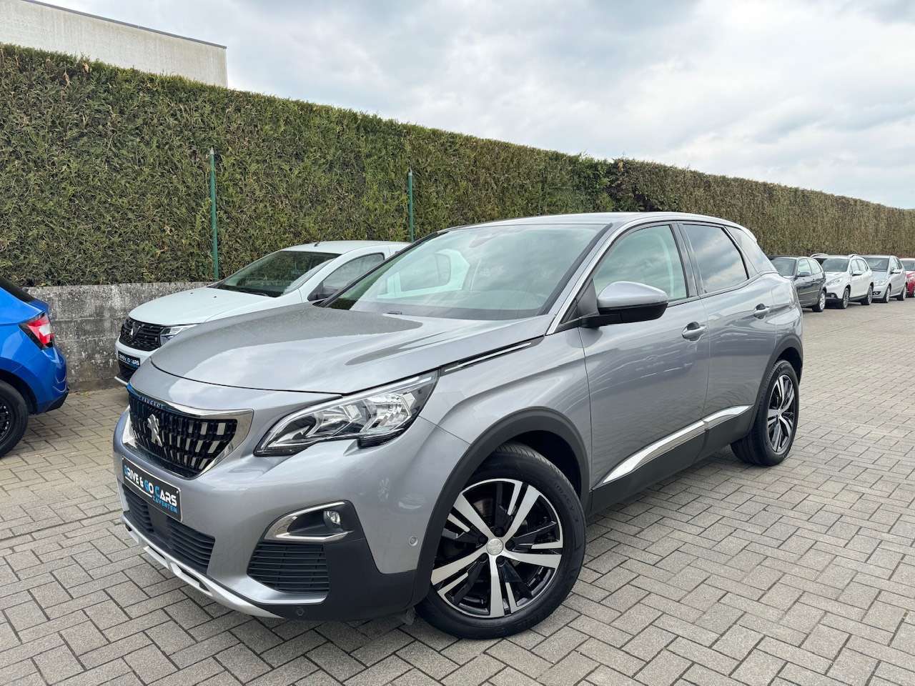 Peugeot 3008 Allure 1.2 Benzine  - CarPlay ** 1 JAAR GARANTIE ** !!