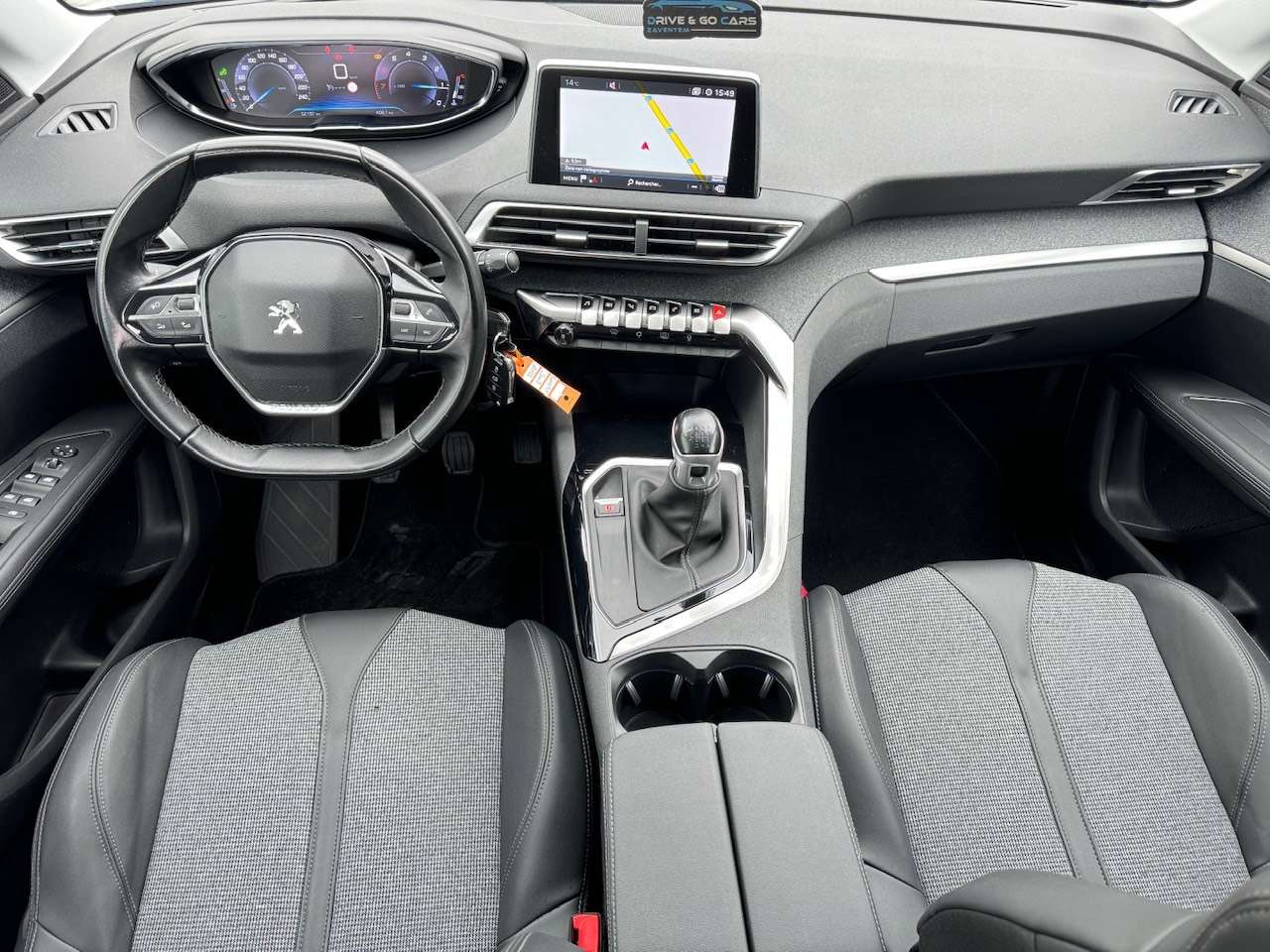 Peugeot 3008 Allure 1.2 Benzine  - CarPlay ** 1 JAAR GARANTIE ** !!