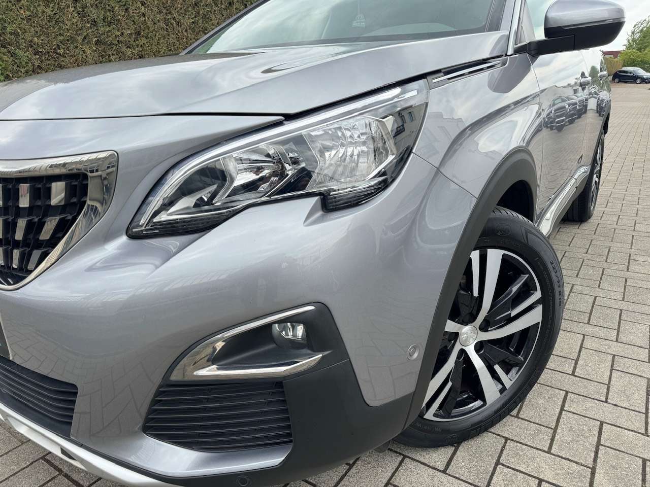 Peugeot 3008 Allure 1.2 Benzine  - CarPlay ** 1 JAAR GARANTIE ** !!