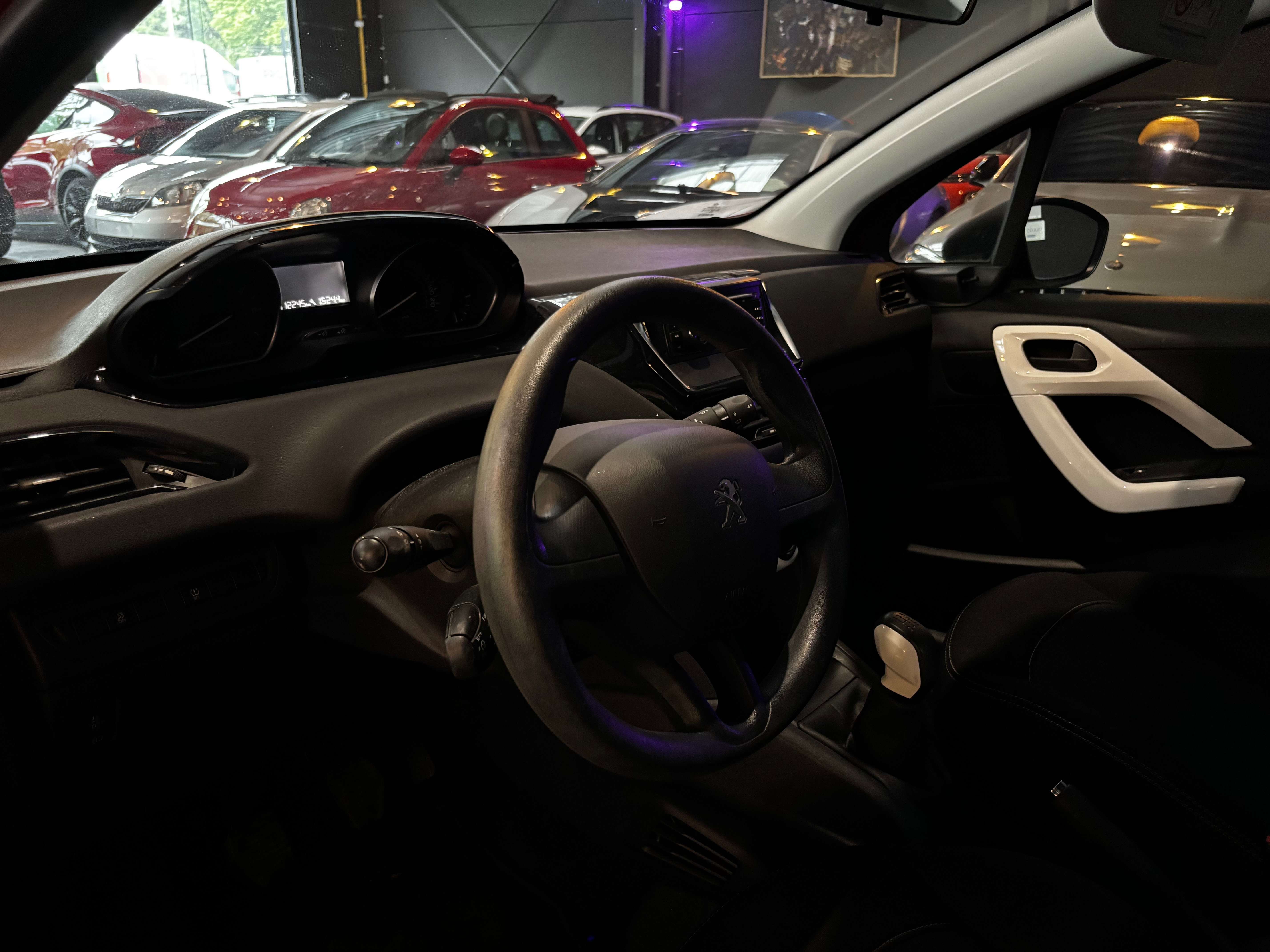 Peugeot 208 208 1.2i Like/12 000 KM/12 MOIS DE GARANTIE