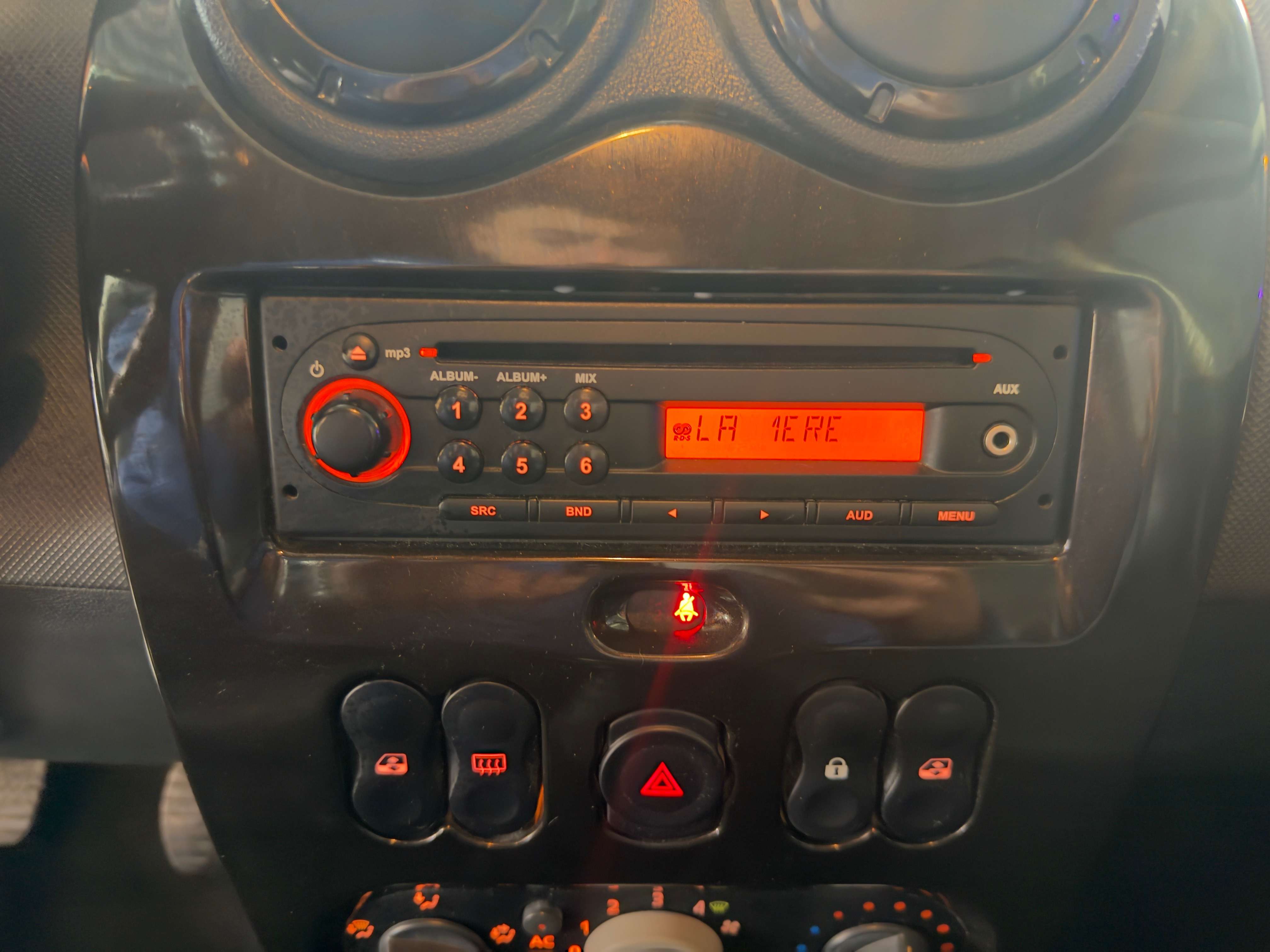 Dacia Duster Duster 1.6i 4x4 Laureate/12 mois de garantie