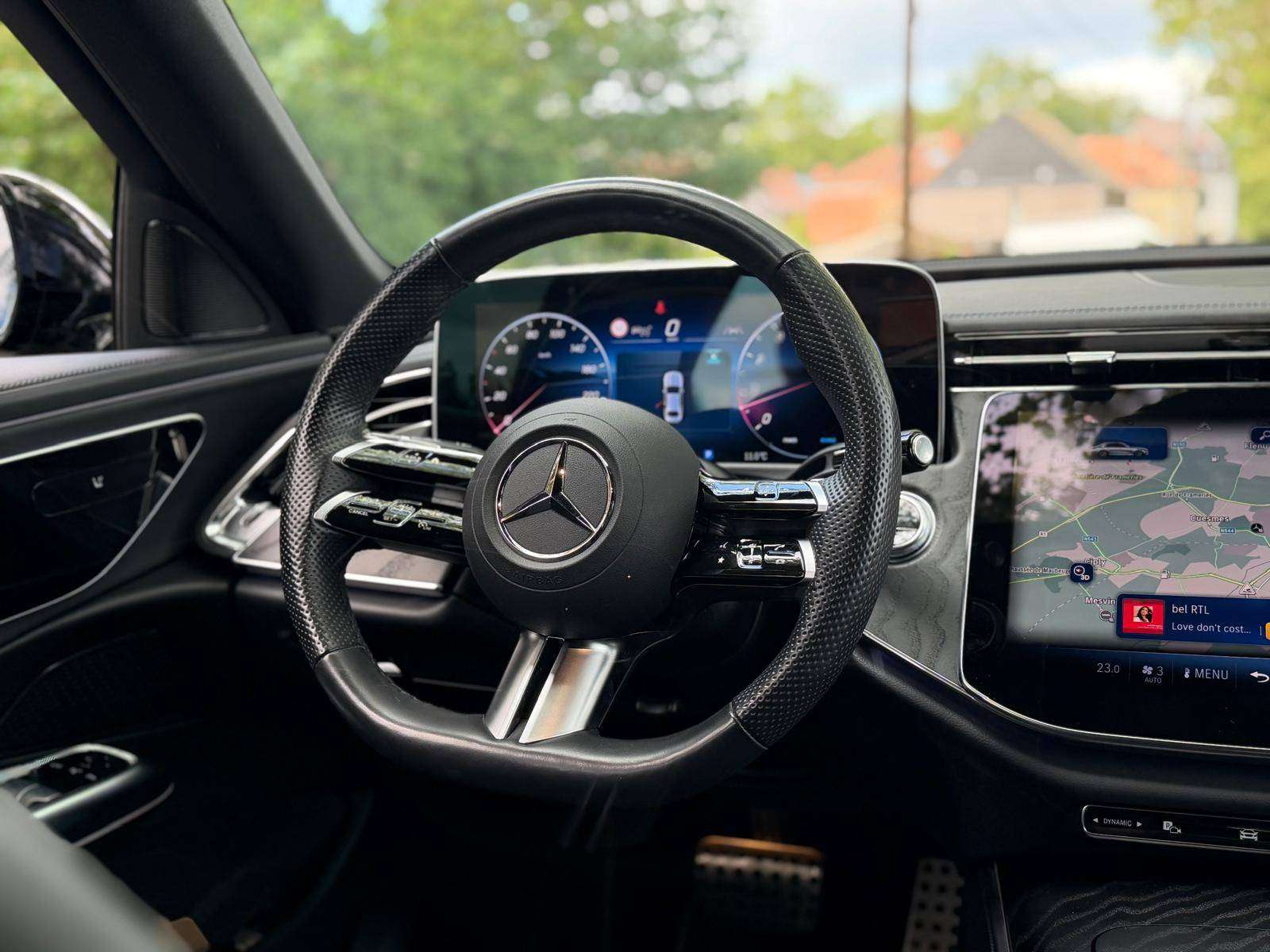 Mercedes-Benz E 200 4-Matic AMG Line - Garantie 12 mois