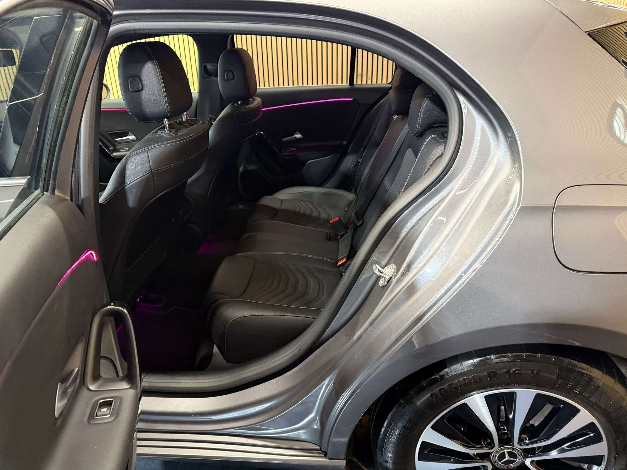 Mercedes-Benz A 180 d * GARANTIE 12 MOIS * BOITE AUTOMATIQUE *