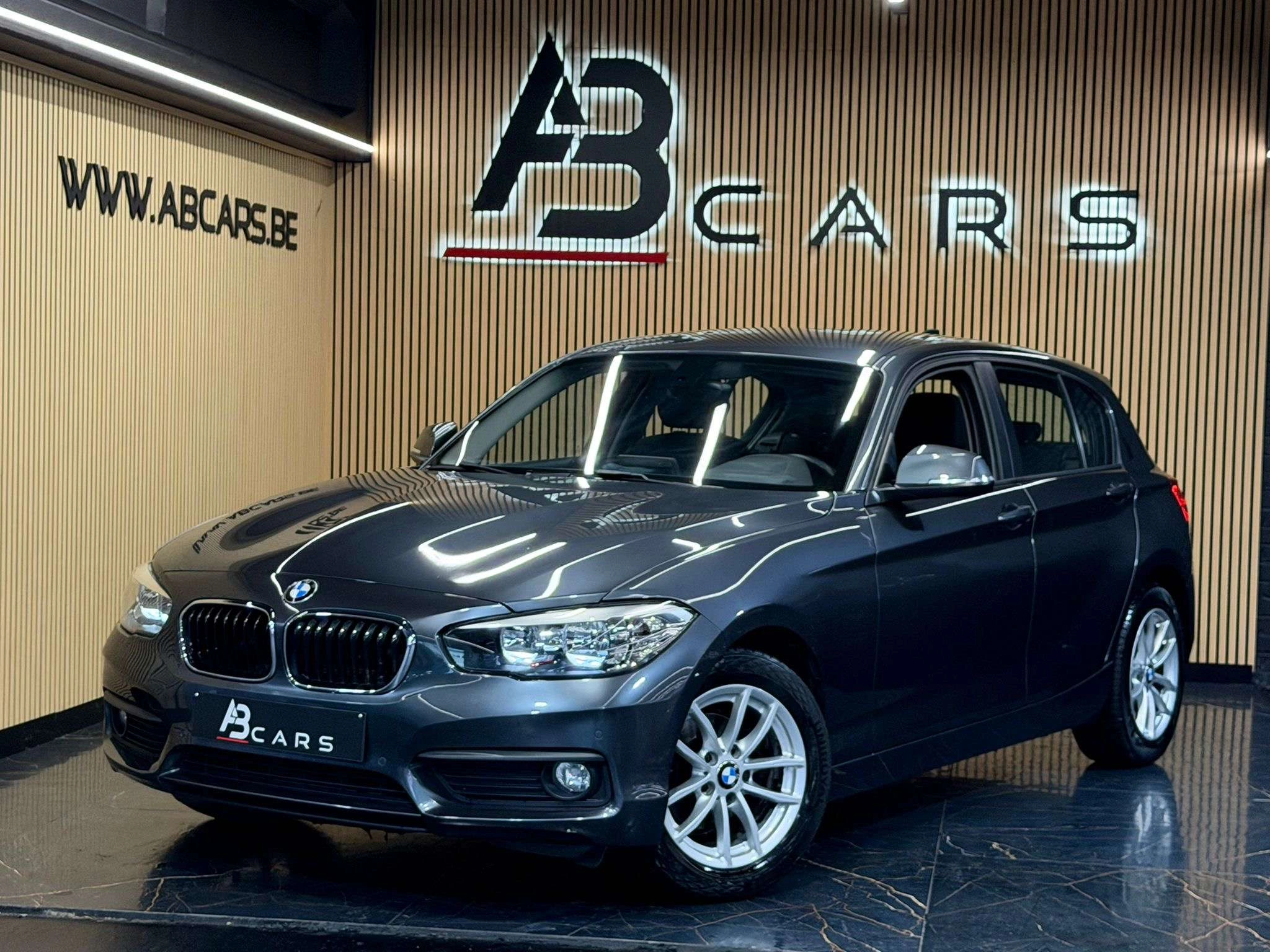 BMW 118 I * GARANTIE 12 MOIS * 1ER PROPRIÉTAIRE *