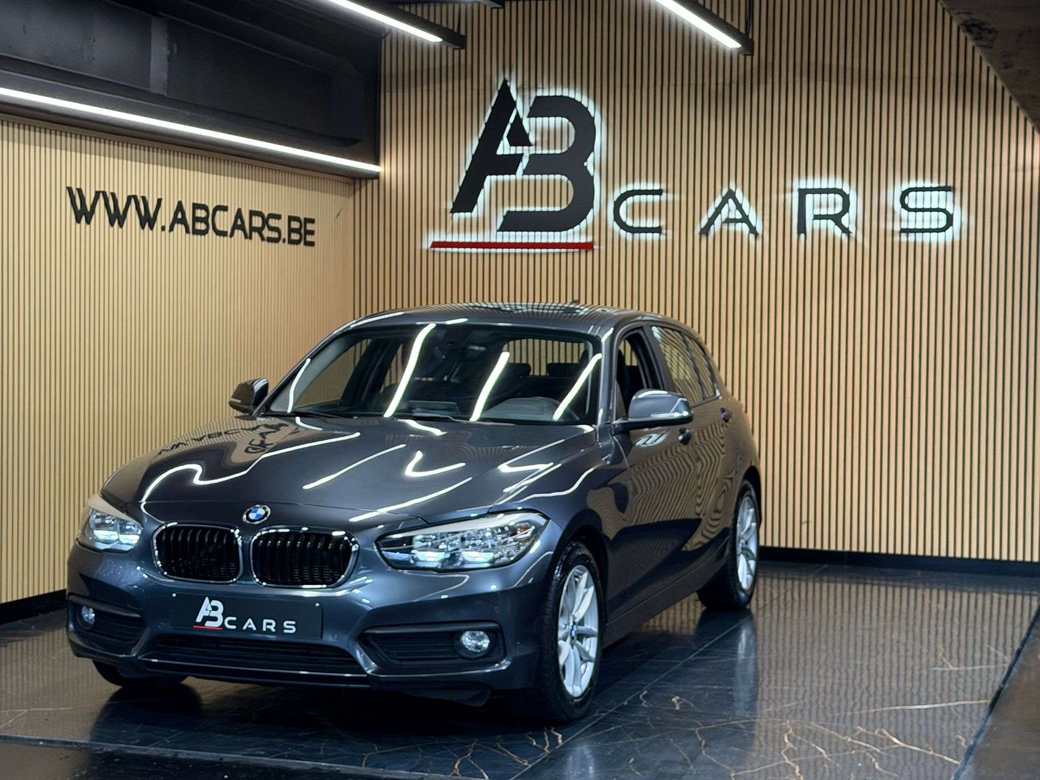 BMW 118 I * GARANTIE 12 MOIS * 1ER PROPRIÉTAIRE *