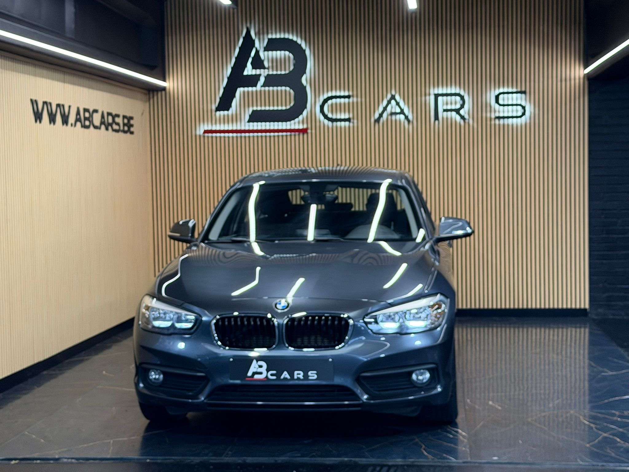 BMW 118 I * GARANTIE 12 MOIS * 1ER PROPRIÉTAIRE *
