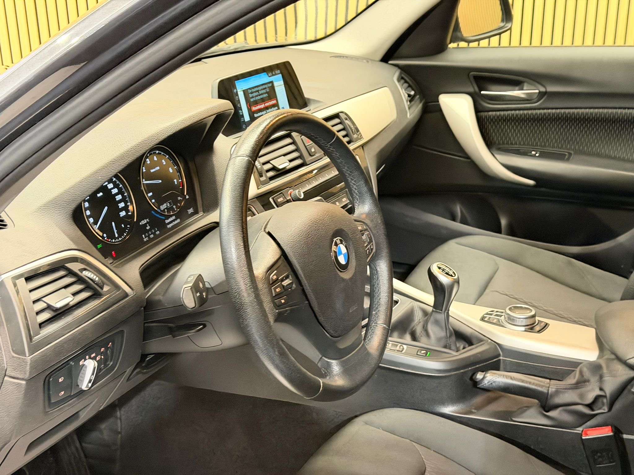 BMW 118 I * GARANTIE 12 MOIS * 1ER PROPRIÉTAIRE *