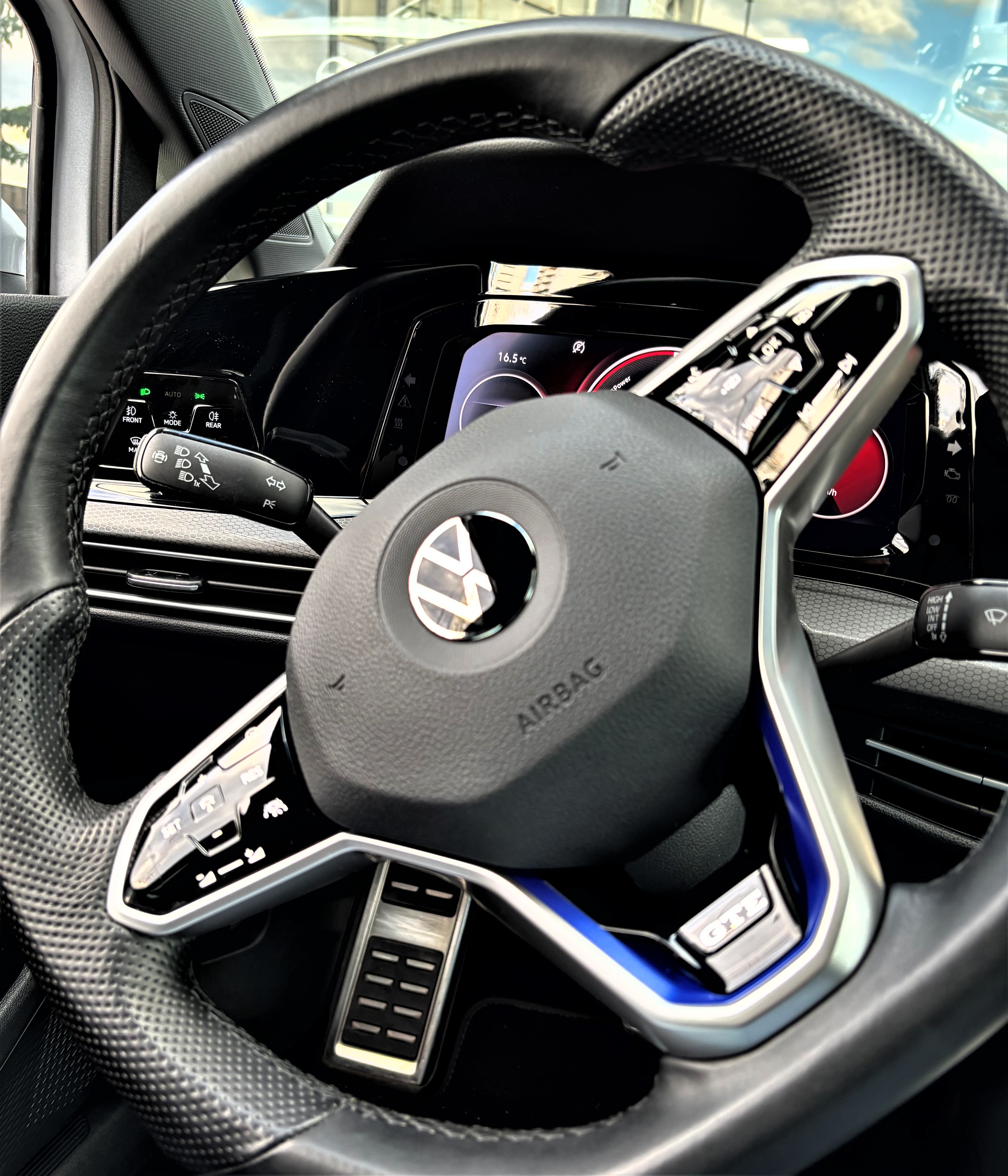 Volkswagen Golf VIII GTE E-HYBRID 245 PERFORMANCE DESIGN' Panorama 1er Main