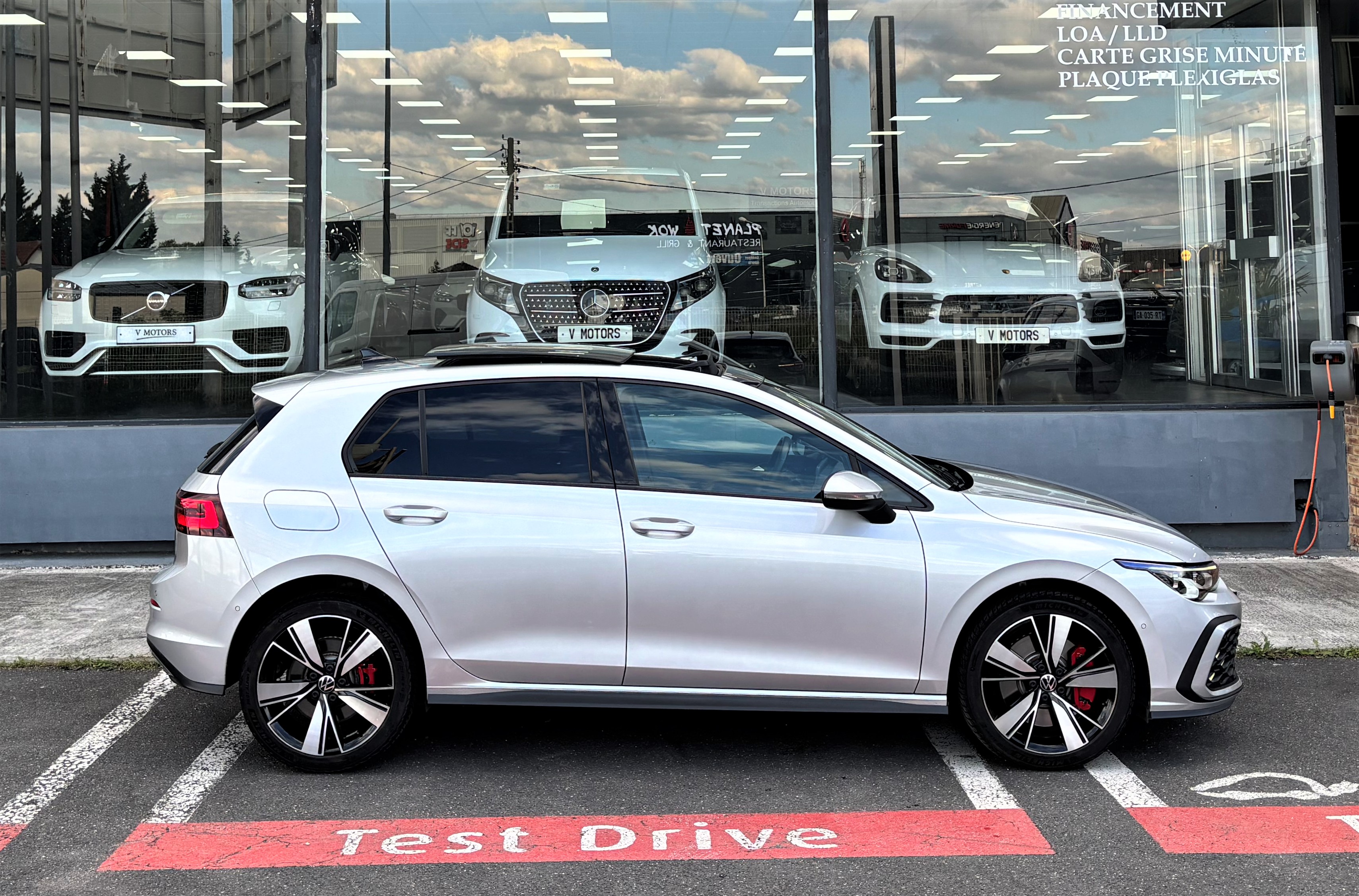 Volkswagen Golf VIII GTE E-HYBRID 245 PERFORMANCE DESIGN' Panorama 1er Main