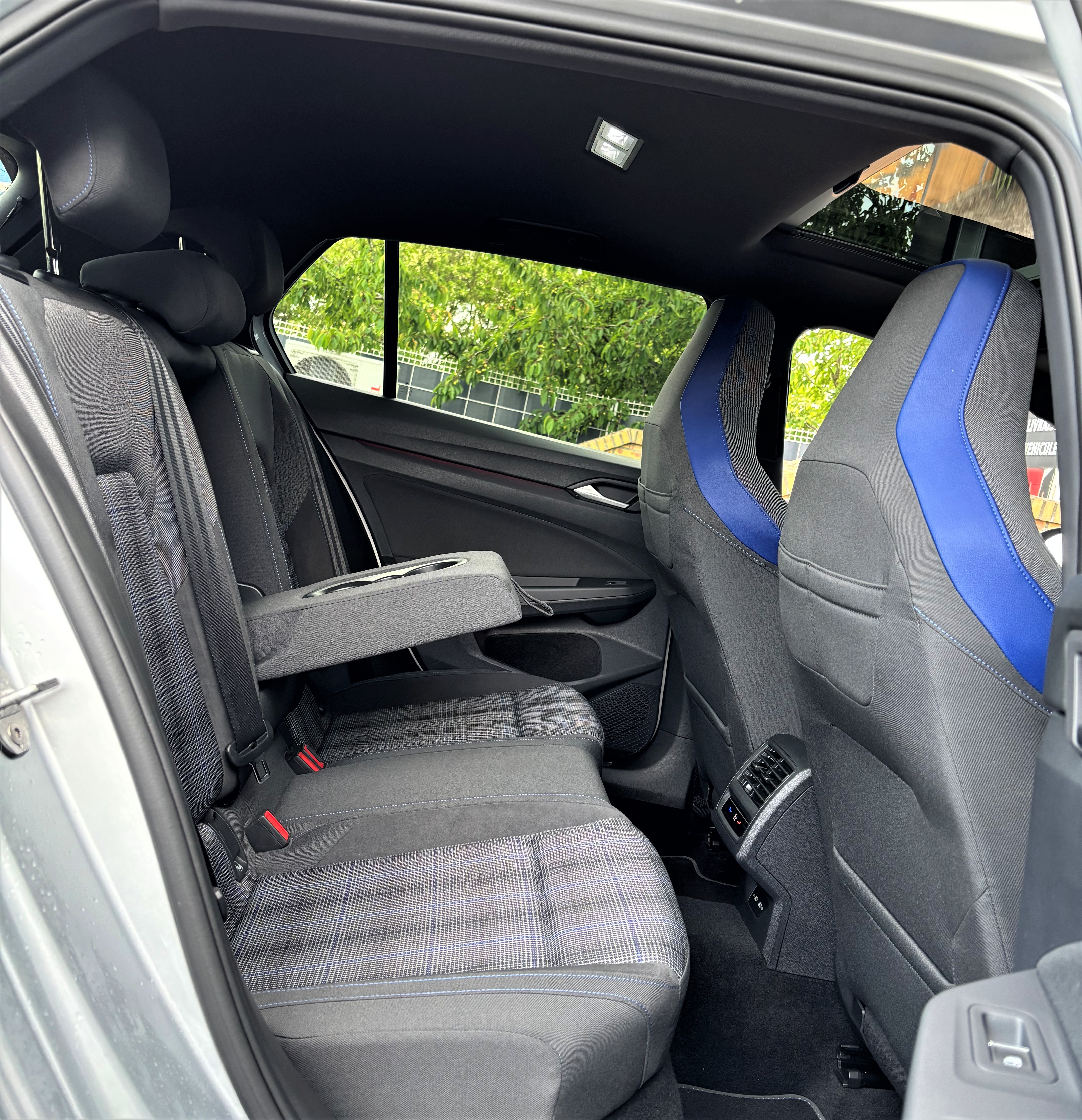 Volkswagen Golf VIII GTE E-HYBRID 245 PERFORMANCE DESIGN' Panorama 1er Main