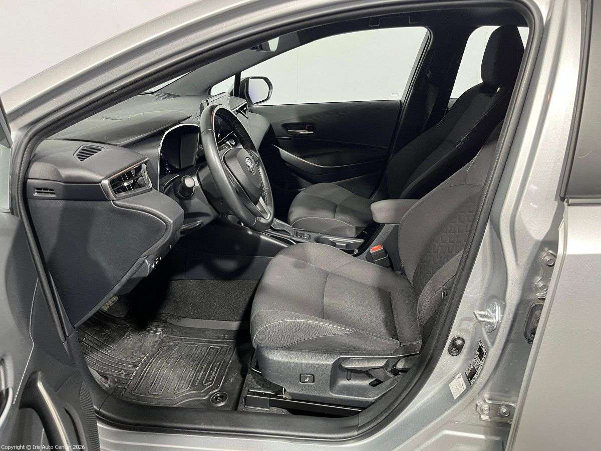 Toyota Corolla 1.8 HYBRID | CARPLAY | ADAPTATIVE CRUISE thumbnail