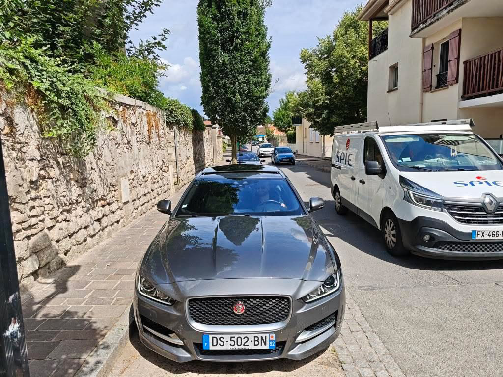 Jaguar Xe 2.0D 180 11CV R-SPORT AWD AUTO