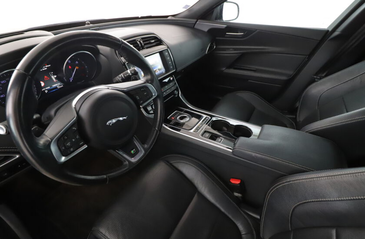 Jaguar Xe 2.0D 180 11CV R-SPORT AWD AUTO