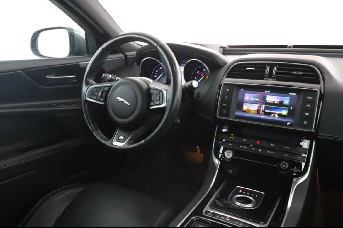 Jaguar Xe 2.0D 180 11CV R-SPORT AWD AUTO